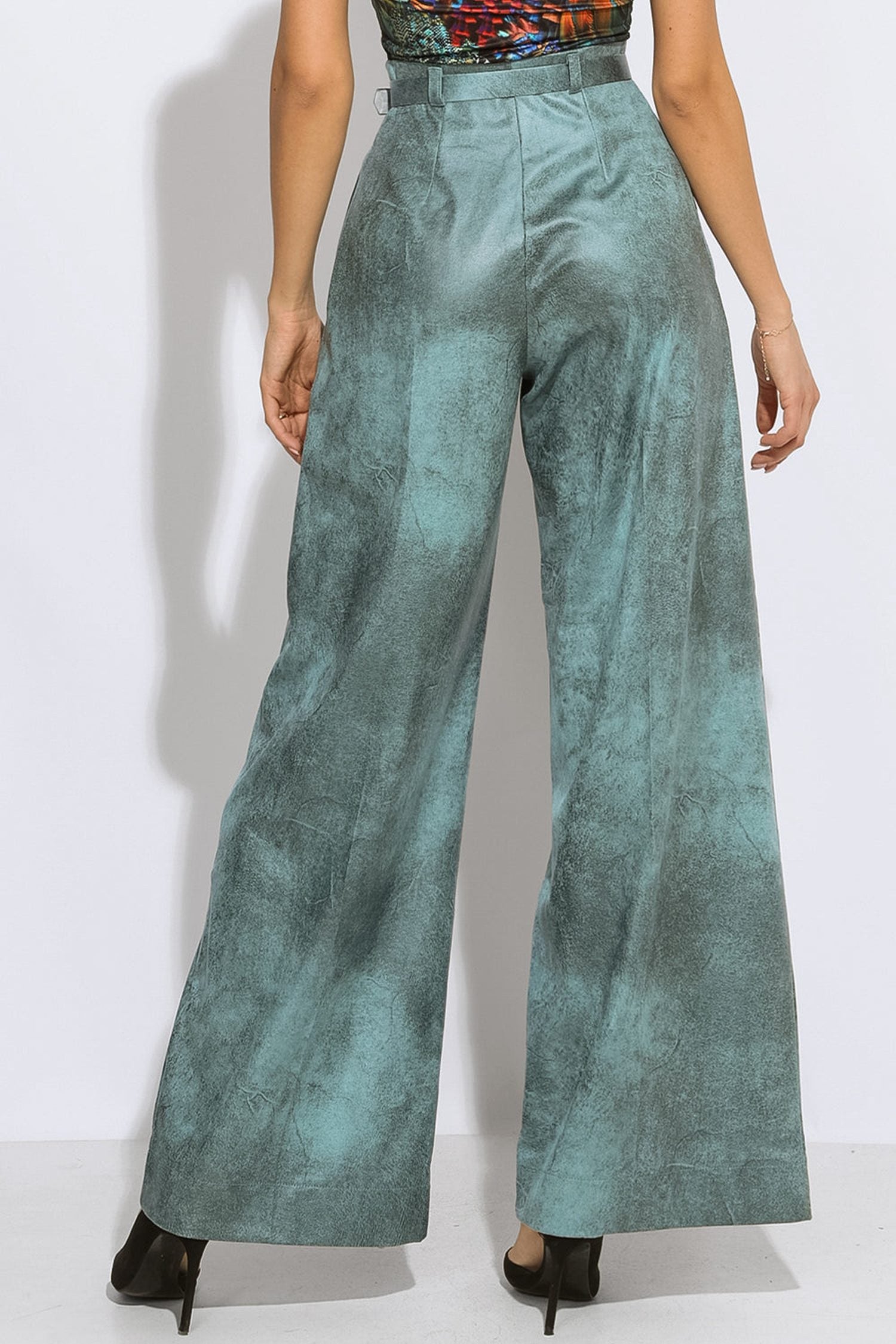 HIGH-WAISTED BLUE TROUSERS – ESSENTIALS