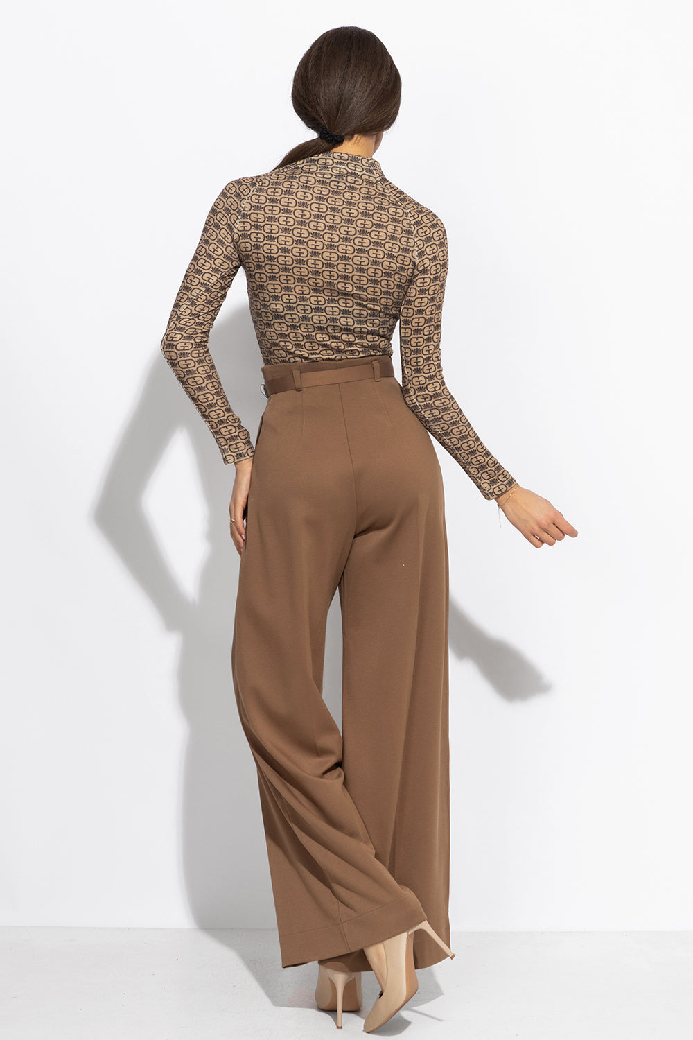 TOP MADE OF FINE KNITWEAR - DARK BROWN LOGO