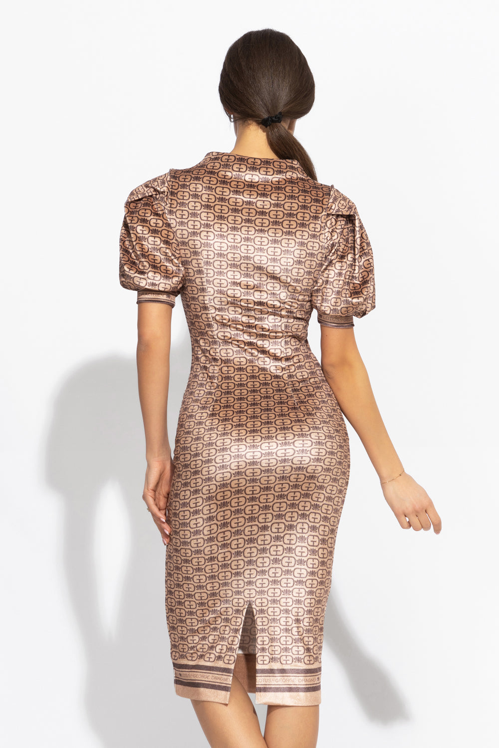 ROBE AJUSTÉE EN VELOURS LISSE - LOGO MARRON FONCÉ