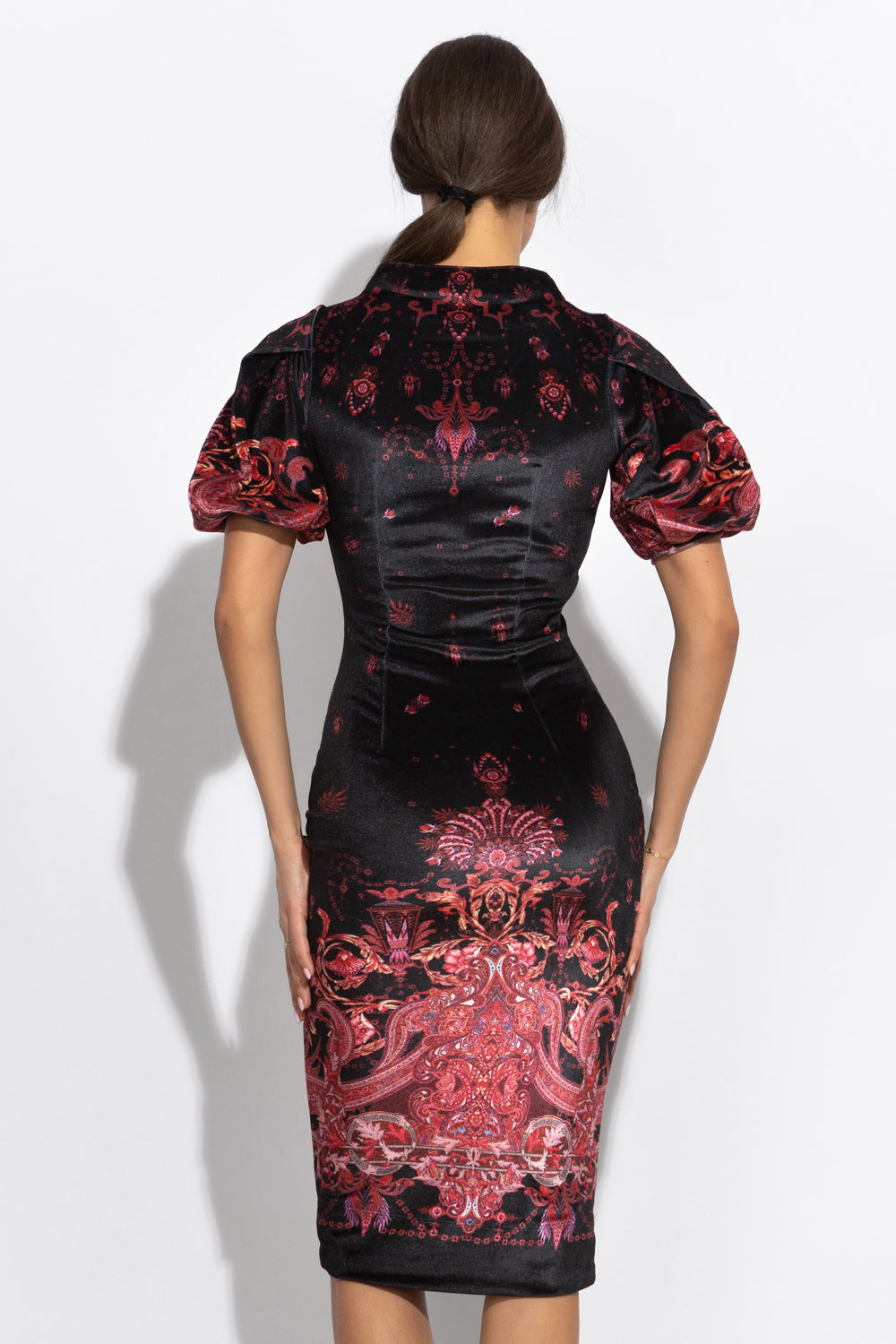 FITTED VELVET DRESS WITH HIGH NECK - PAISLEY DARK JIORO ВТАЛЕНА РОКЛЯ ОТ КАДИФЕ С ВИСОКА ЯКА - PAISLEY DARK JIORO