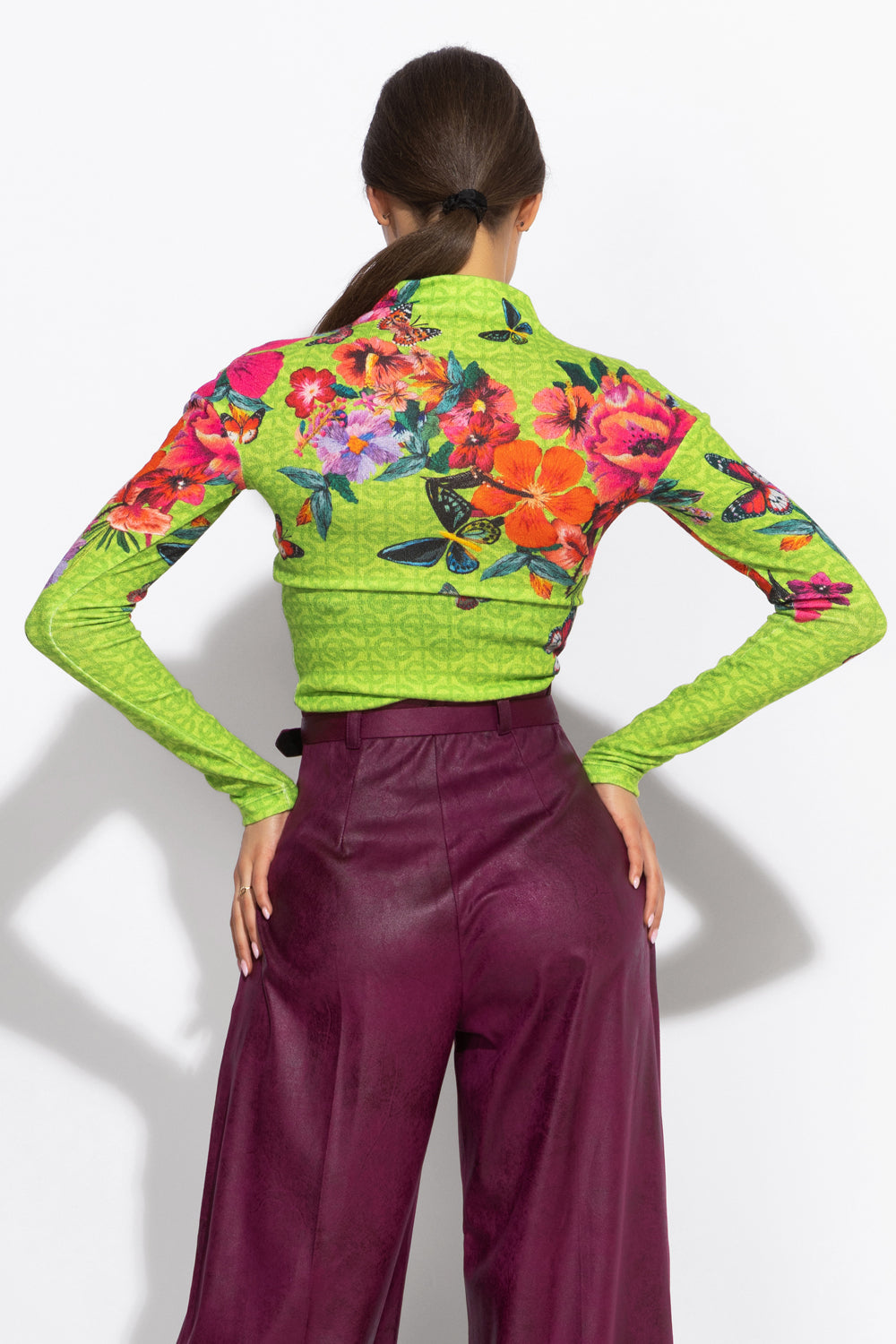 KNITTED TURTLENECK BLOUSE WITH HIGH NECK - ACID GREEN LOGO JIORO ПОЛО БЛУЗА ОТ ПЛЕТИВО С ВИСОКА ЯКА – ACID GREEN LOGO JIORO