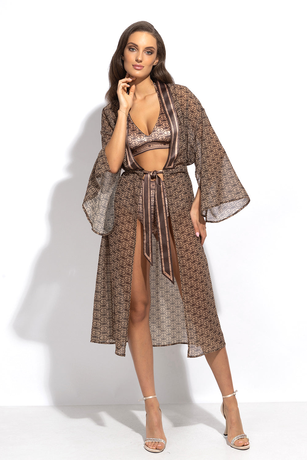 Kimono avec plastron et ceinture intégrée en chiffon français - logo mousse moka
