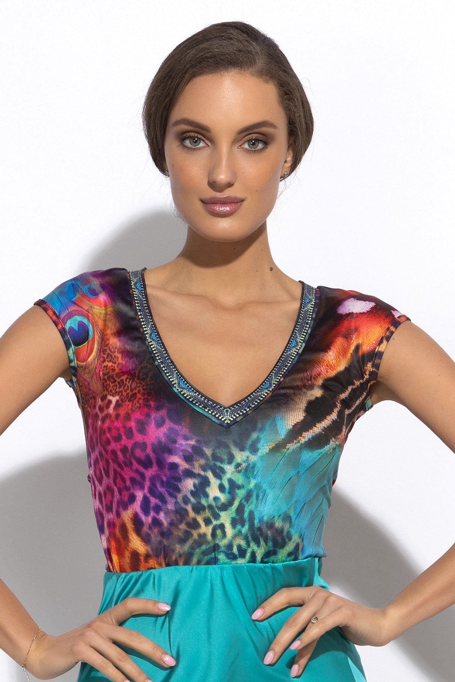 BASIC BLOUSE WITH V-NECKLINE - LEO NEON WILD