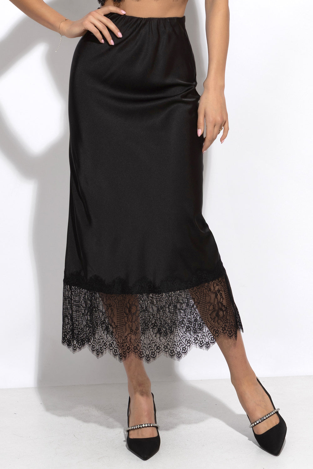 FLARED SKIRT WITH LACE TRIM IN BLACK - ESSENTIALS