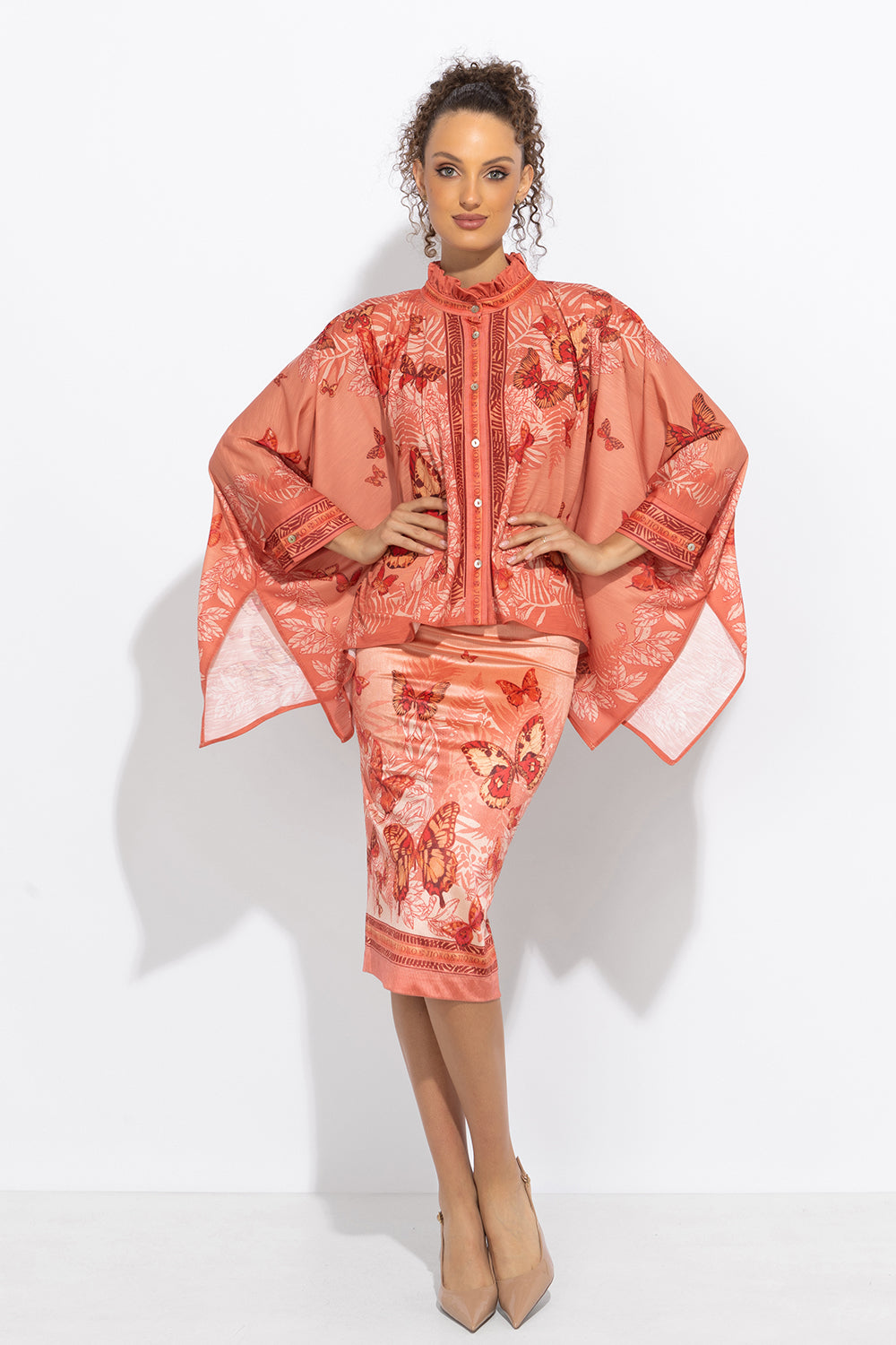 SQUARE TUNIC WITH RUFFLED COLLAR - PAPAYA BUTTERFLIES JIORO ПРАВОЪГЪЛНА ТУНИКА С ЯКА С НАБОРИ - PAPAYA BUTTERFLIES JIORO