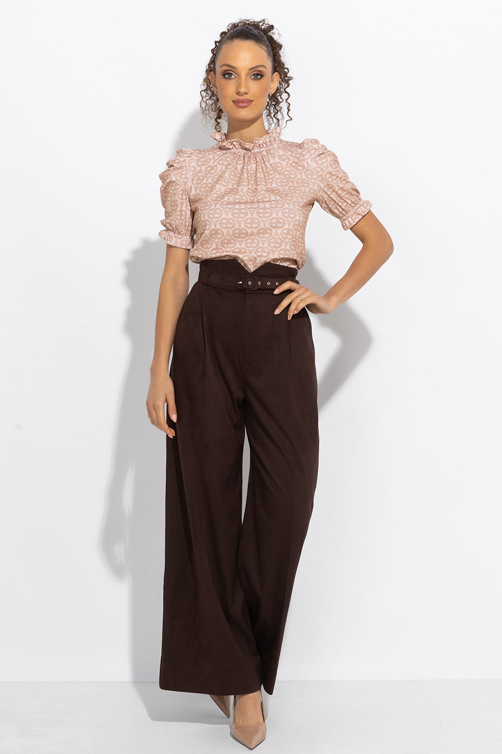 BLOUSE WITH RUFFLES - IVORY LOGO JIORO БЛУЗА С ЛОГО ПРИНТ И НАБОРИ - IVORY LOGO JIORO