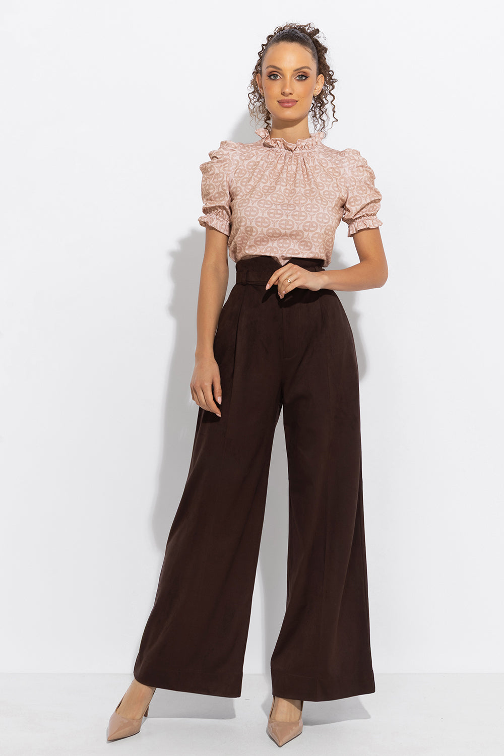 BLOUSE WITH RUFFLES - IVORY LOGO JIORO БЛУЗА С ЛОГО ПРИНТ И НАБОРИ - IVORY LOGO JIORO