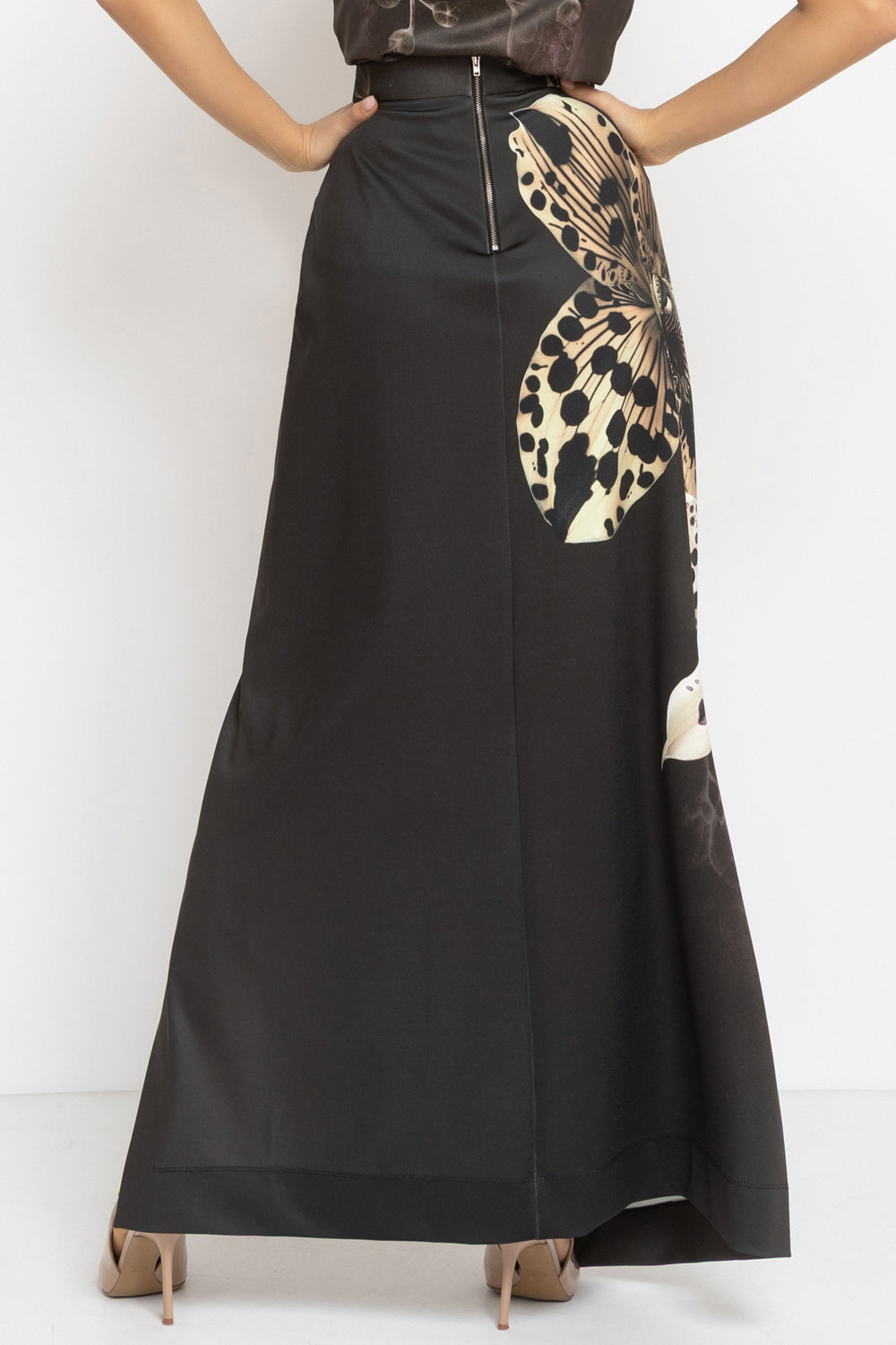 BLACK MAXI SKIRT WITH LONG SLIT - LEO ORCHID