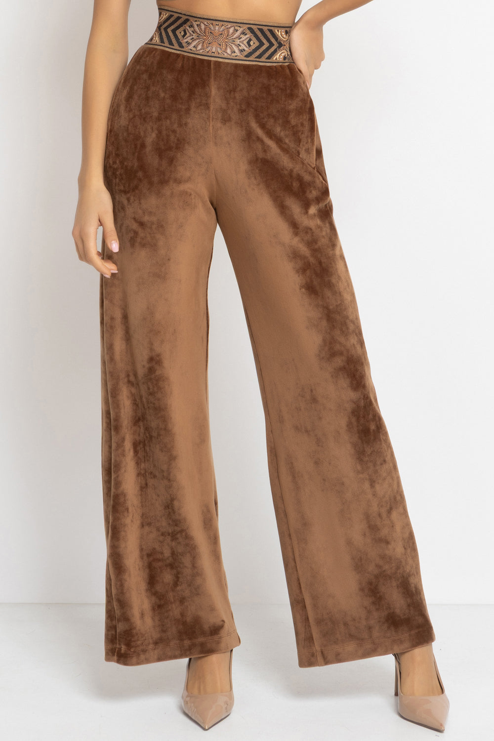 VELVET WIDE-LEG TROUSERS WITH ELASTIC WAIST IN CAMEL - ESSENTIALS JIORO ΠΠΠΠ’ΠΠΠΠ ΠΠ’ ΠΠΠΠΠ€Π Π‘ Π¨ΠΠ ΠΠ ΠΠ ΠΠ§ΠΠ Π ΠΠΠ‘Π’ΠΠ Π Π’ΠΠΠΠ― Π ΠΠΠΠΠ - ESSENTIALS JIORO