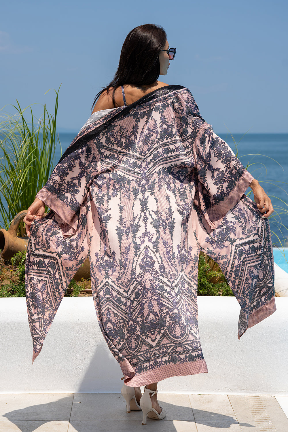 LUXURY SATIN VISCOSE KIMONO - GRAFFITI POWDER