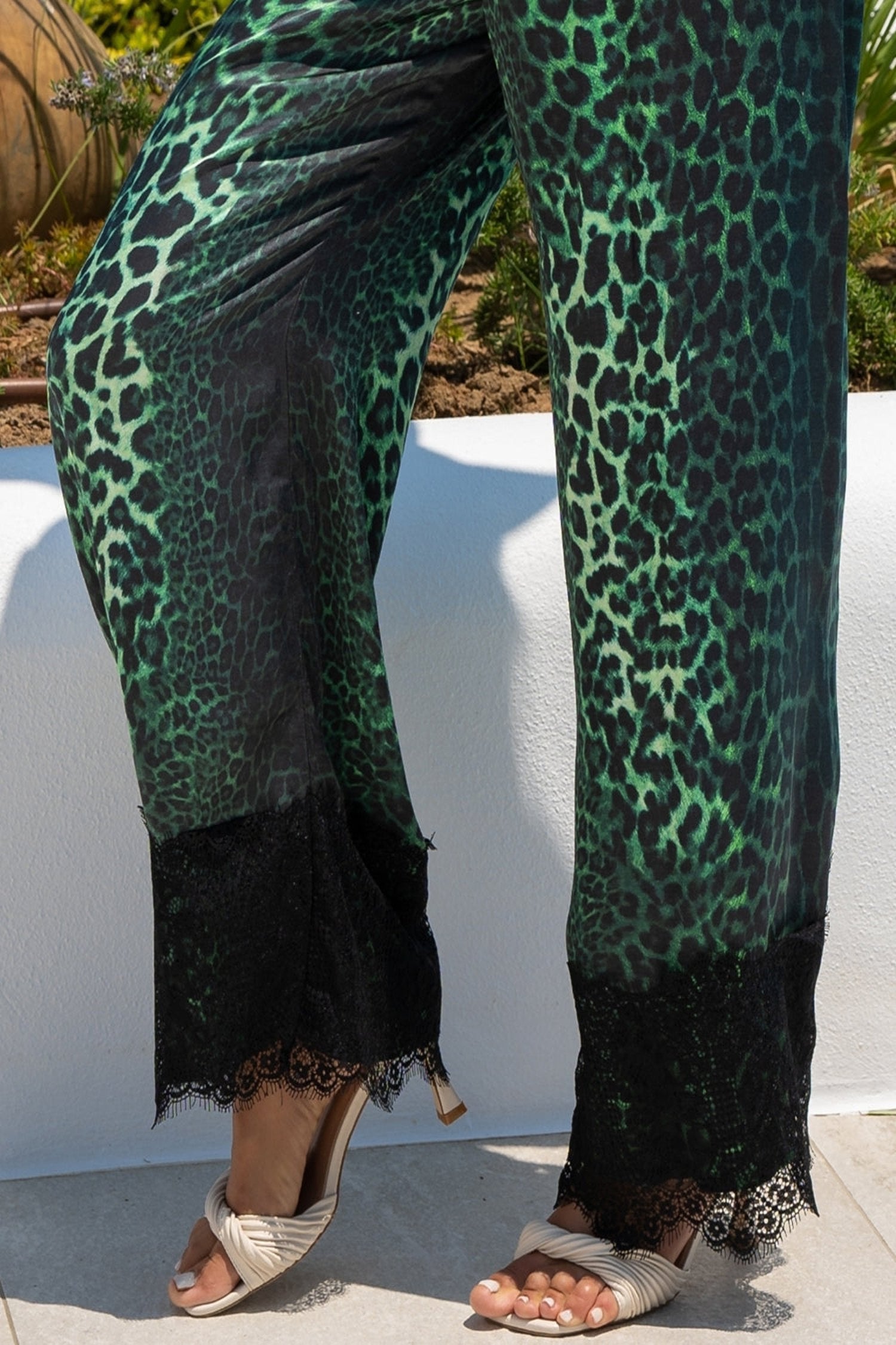 VISCOSE LOOSE TROUSERS - LEO NEON GREEN JIORO СВОБОДЕН ПАНТАЛОН ОТ ЛЪСКАВА ВИСКОЗА - LEO NEON GREEN JIORO