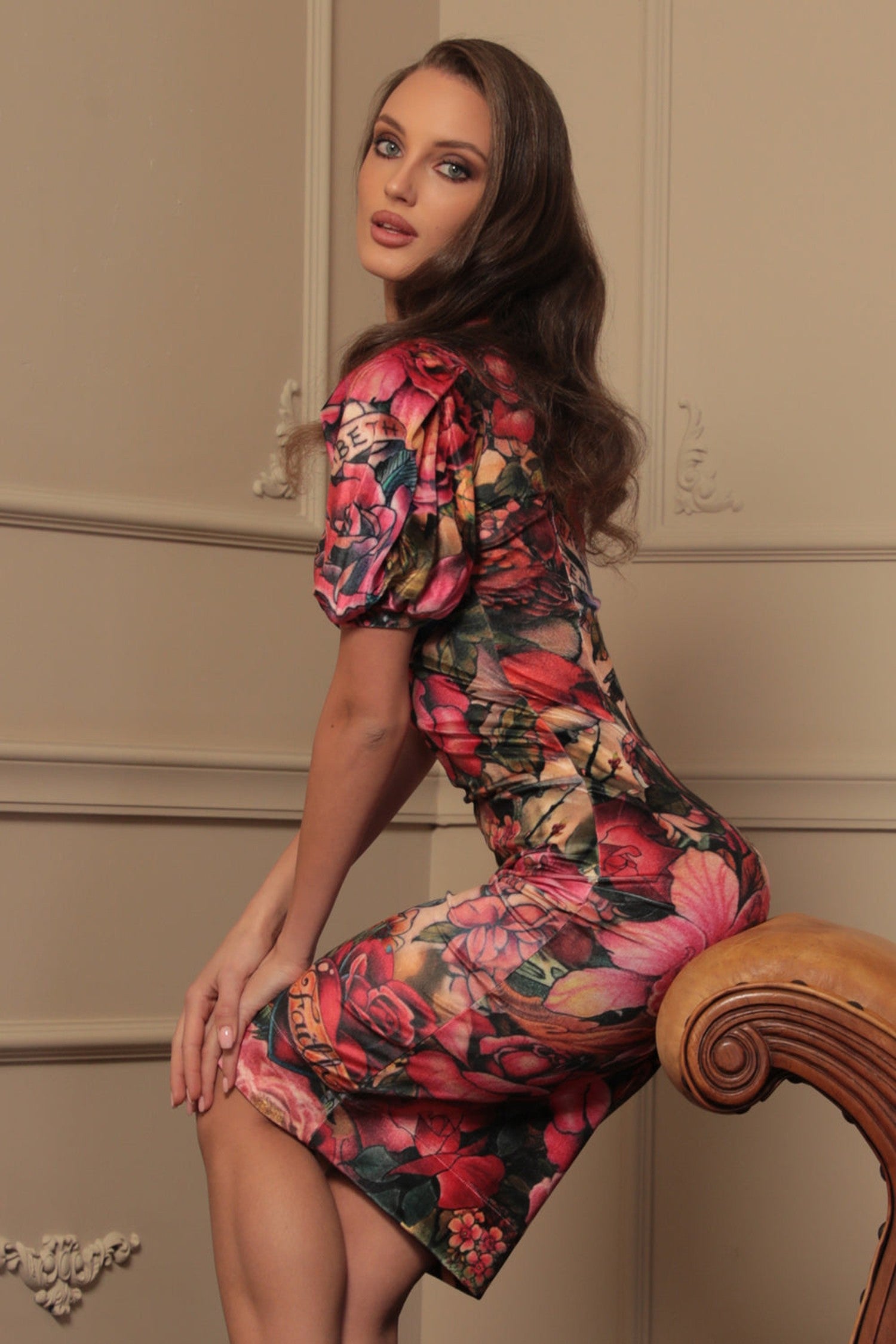 FITTED DRESS MADE OF SMOOTH VELVET - TATTOO STAR