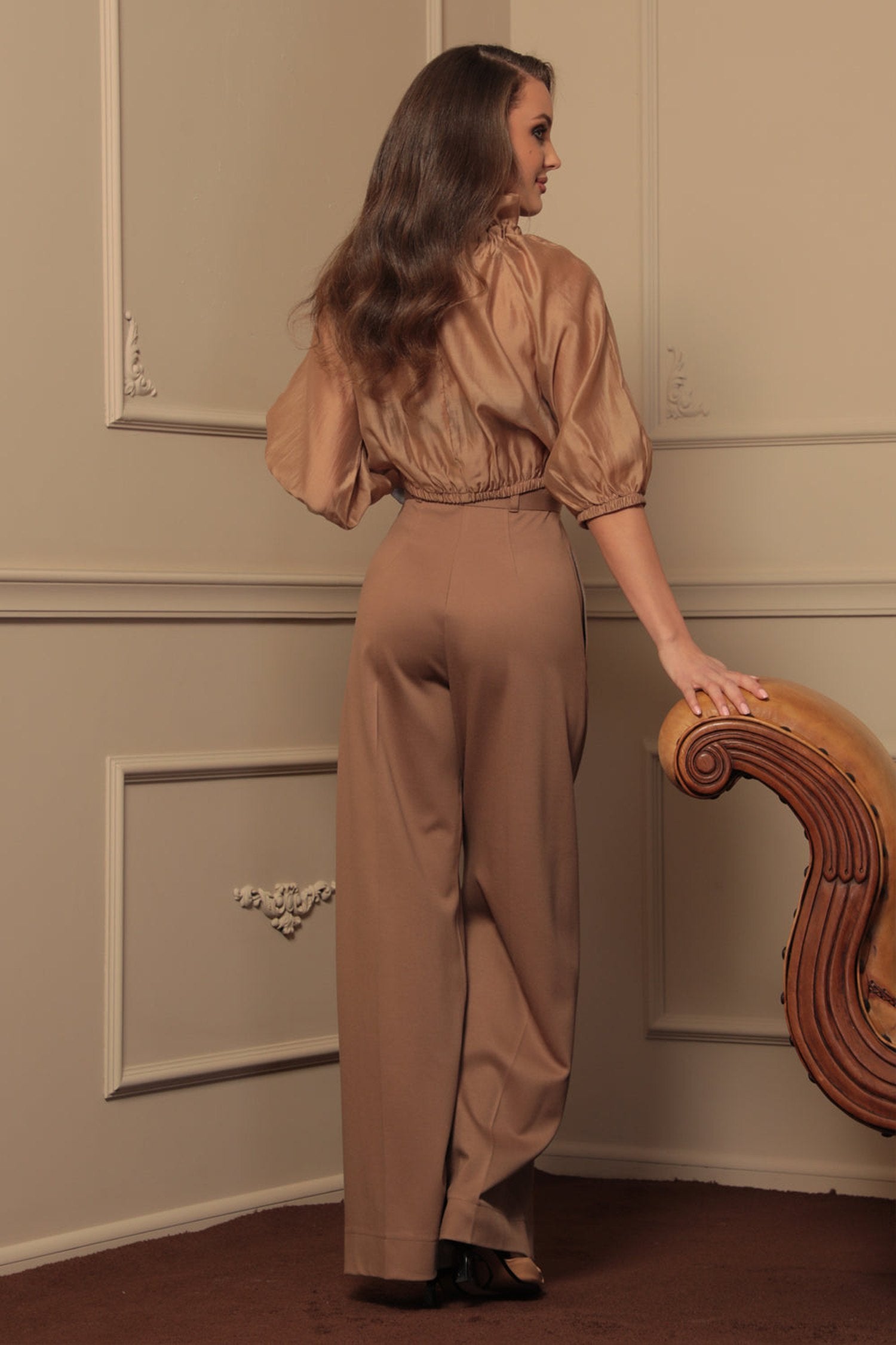 BLOUSE WITH STATEMENT COLLAR - ESSENTIALS JIORO РИЗА С ЕФЕКТНА ЯКА - ESSENTIALS JIORO