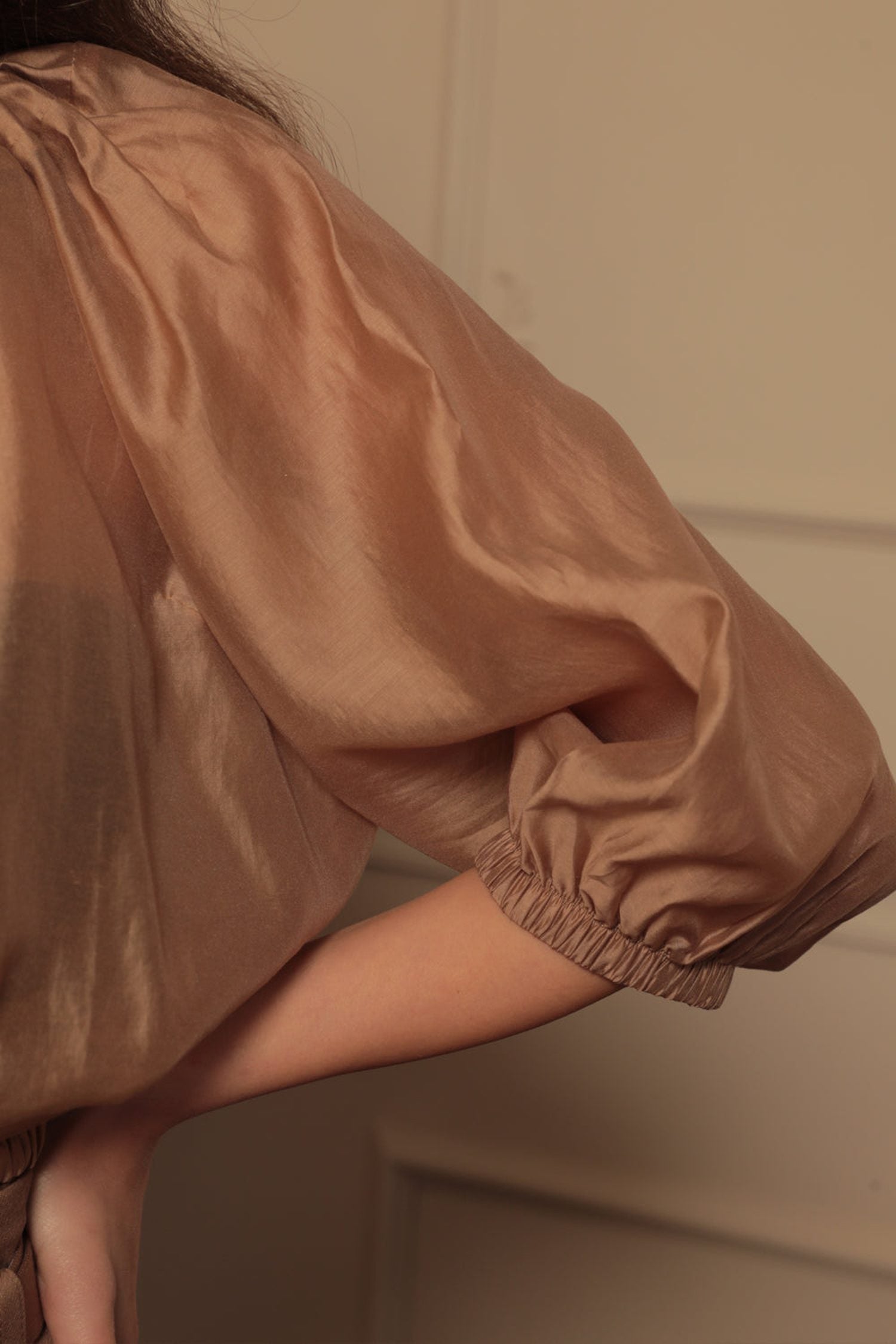 BLOUSE WITH STATEMENT COLLAR - ESSENTIALS