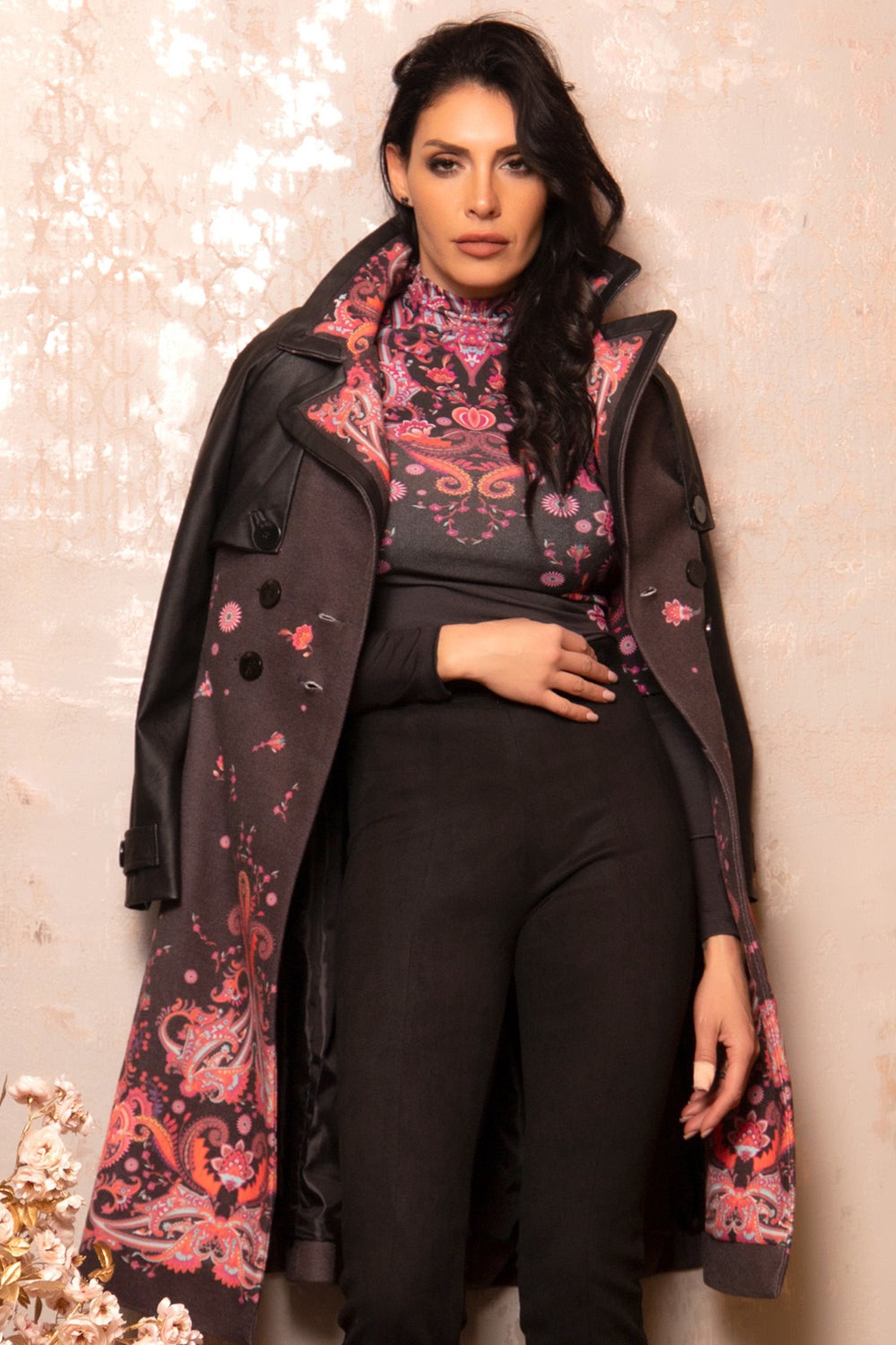 TRENCH COAT WITH LEATHER SLEEVES - FUCHSIA DOTS JIORO ТРЕНЧ ПАЛТО С КОЖЕНИ РЪКАВИ - FUCHSIA DOTS