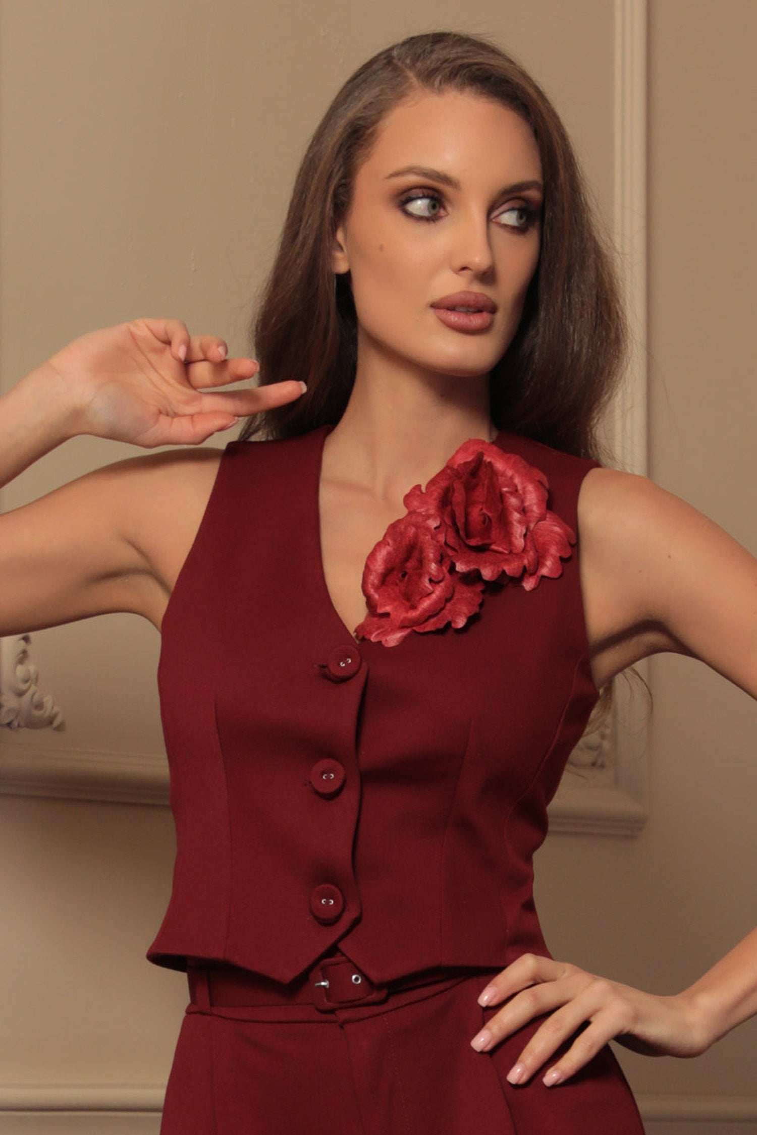 BROCHE ROUGE ROSE EN SIMILI DAIM MOYENNE