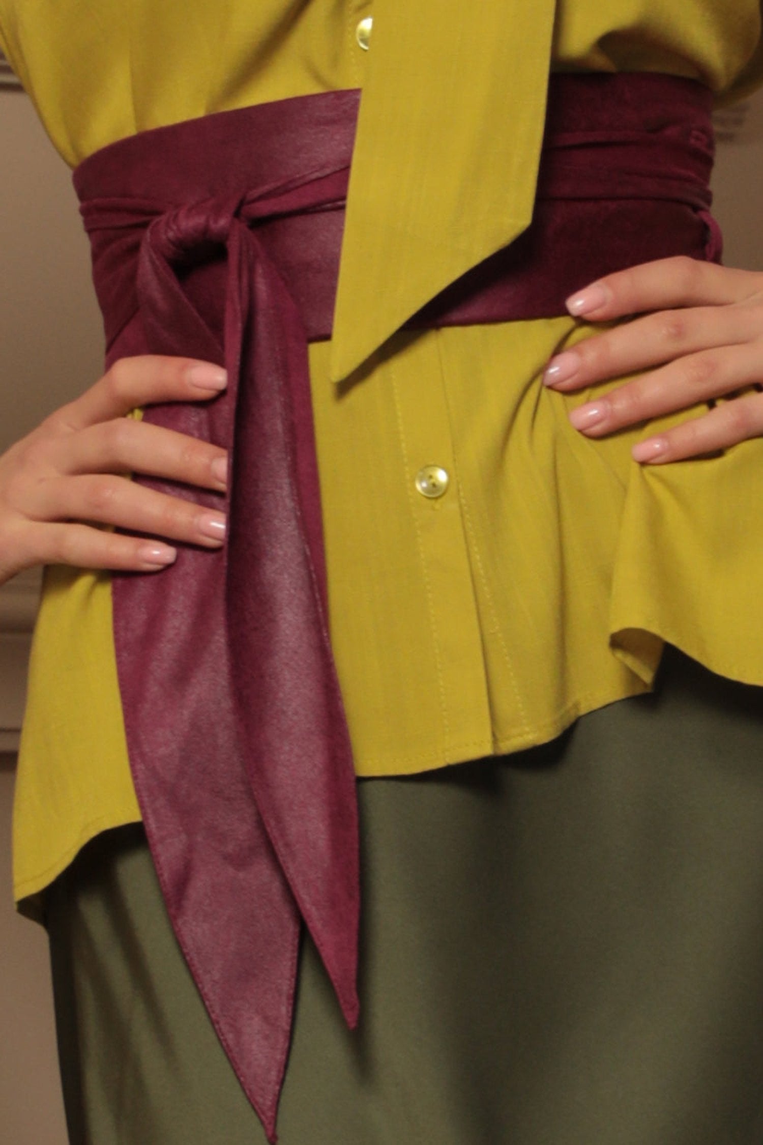CEINTURE STYLE ENROULÉE - SIMILI DAIM EN BOURGOGNE - ESSENTIELS
