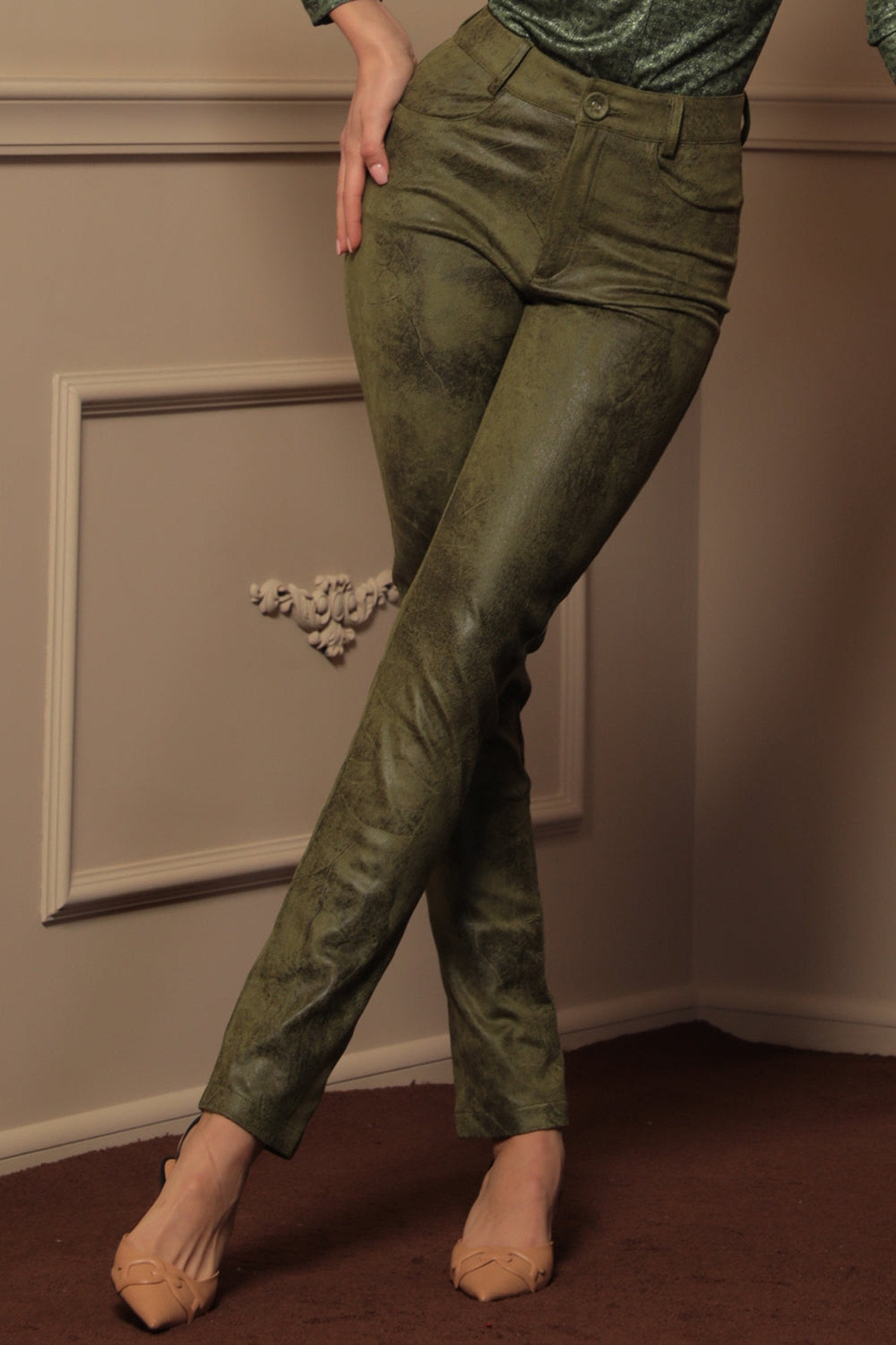 PANTALON SKINNY 5-POCHES EN VERT OLIVE - ESSENTIELS