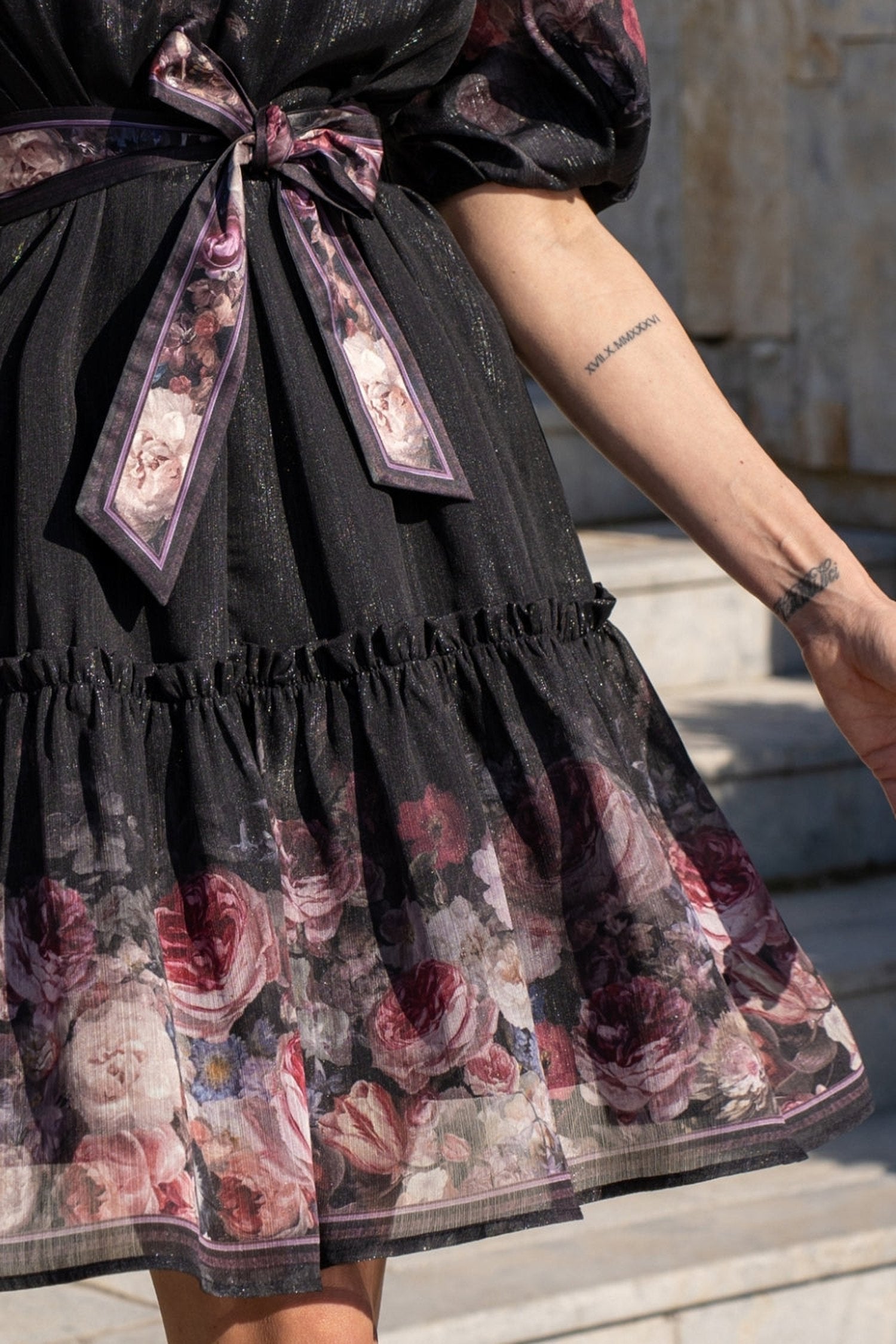 ROBE AVEC MANCHES BOUFFANTES - FLEURS VINTAGES