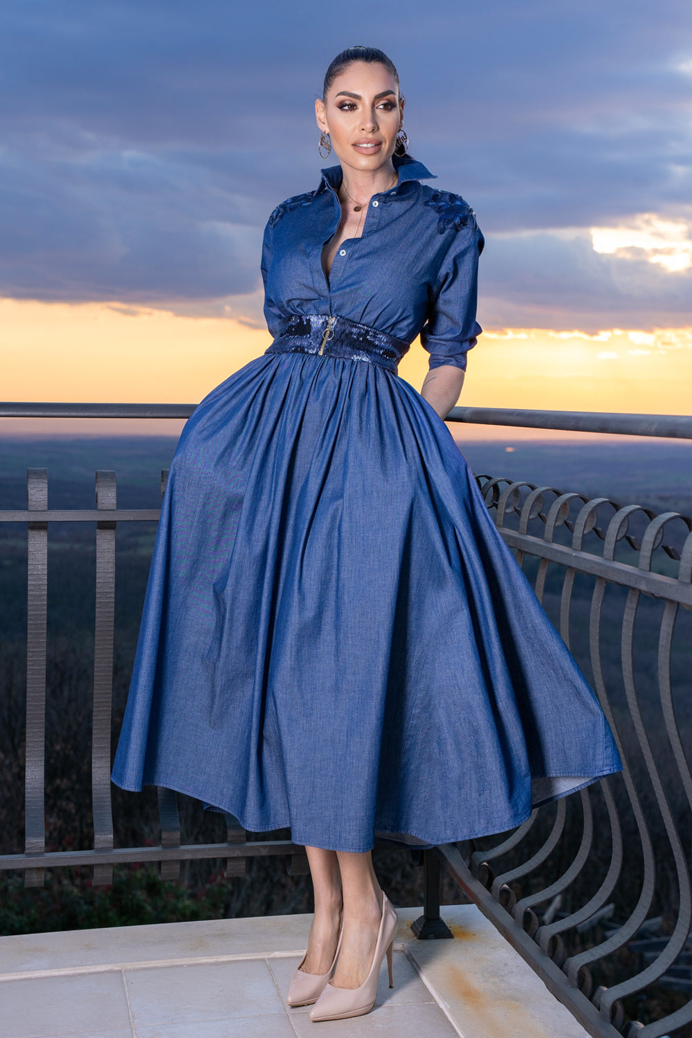 LOOSE LIGHT DENIM DRESS WITH BELT - ESSENTIALS