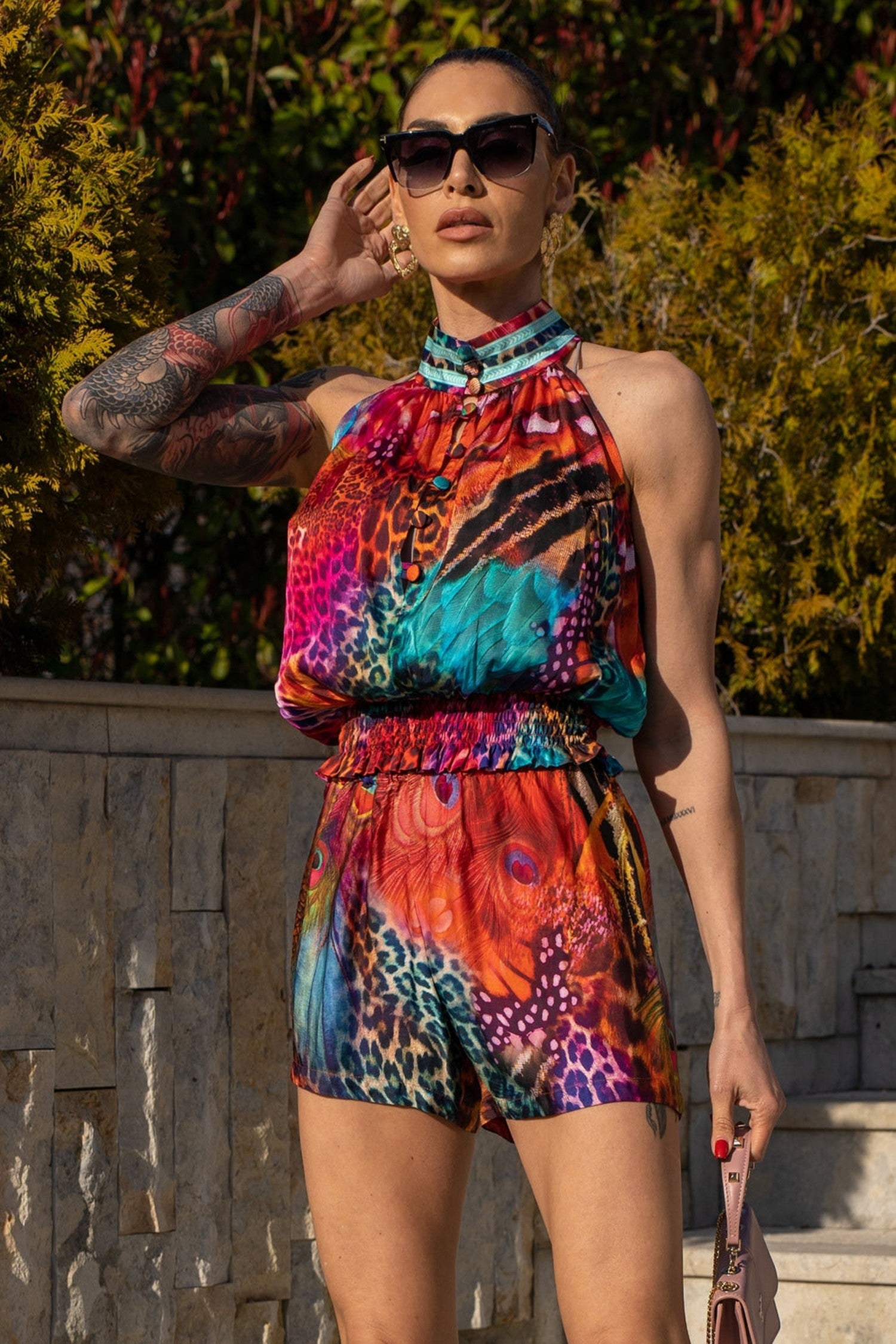 SHORTS EN VISCOSE SATINÉE POUR FEMMES - LÉOPARD NÉON SAUVAGE