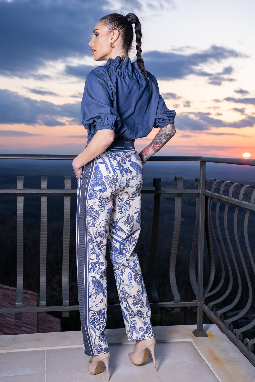 RUFFLED HIGH-NECK BLOUSE WITH PUFF SLEEVES - ASYA SKY