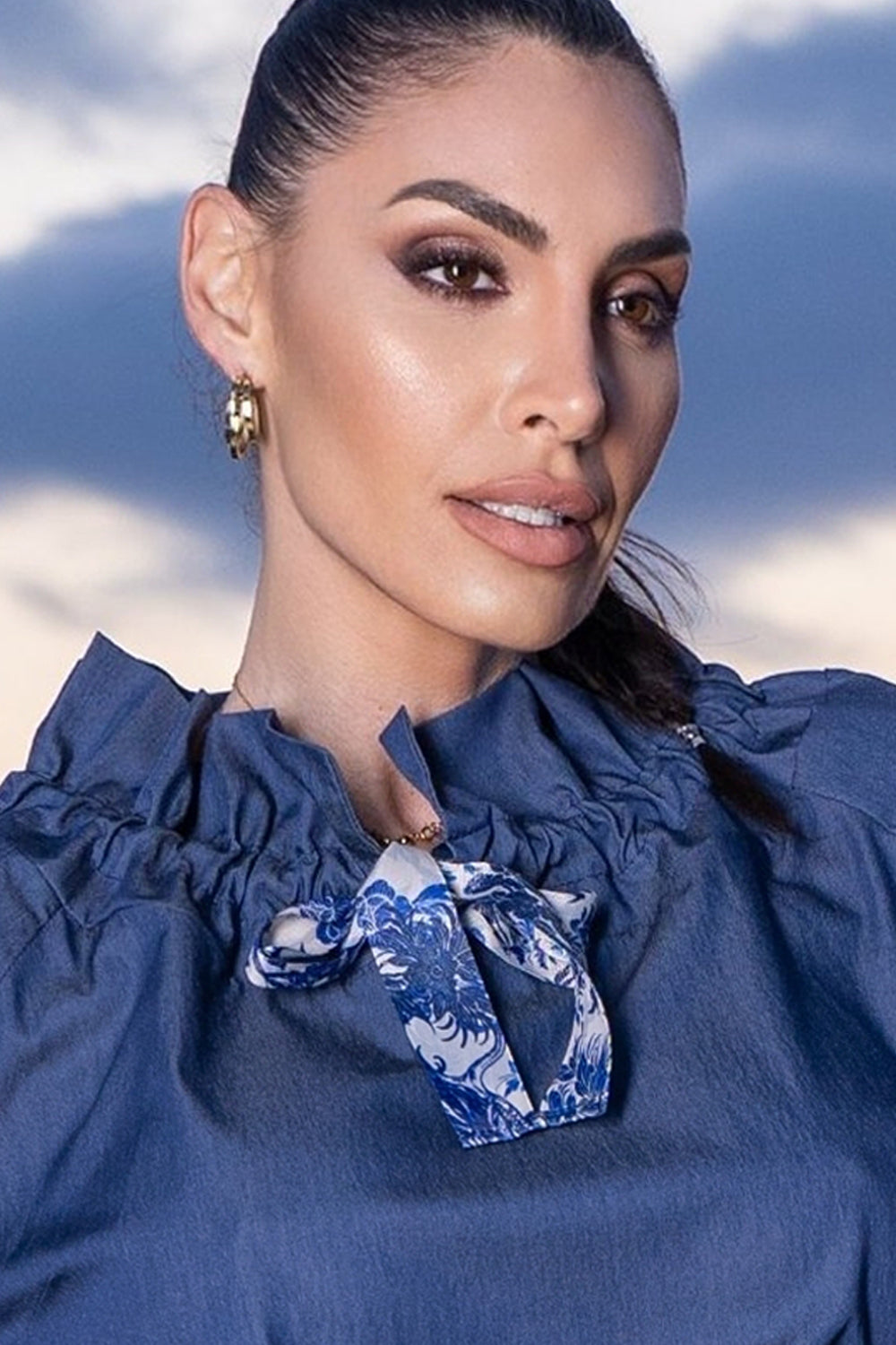 RUFFLED HIGH-NECK BLOUSE WITH PUFF SLEEVES - ASYA SKY