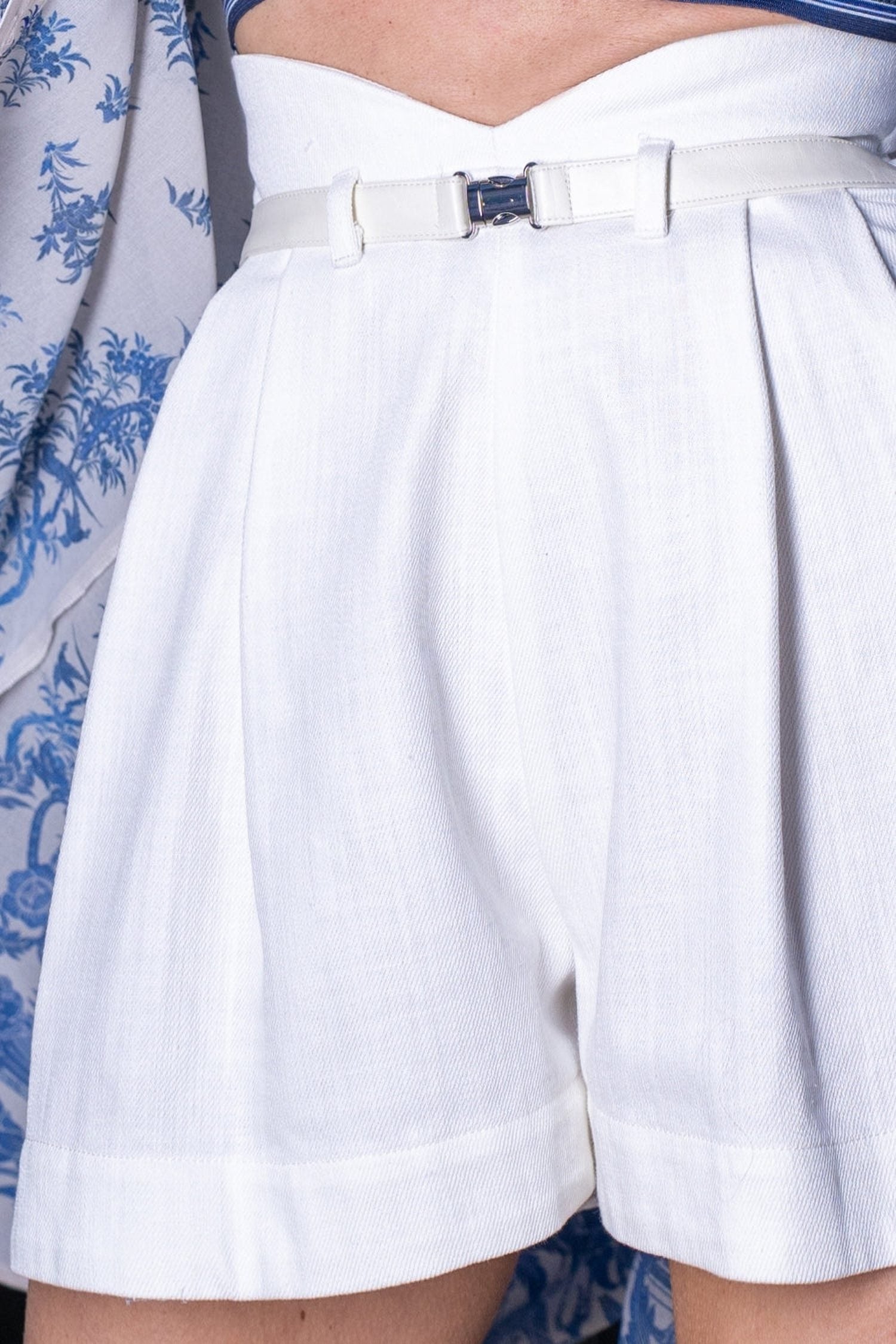 HIGH WAIST WHITE DENIM BERMUDA - ESSENTIALS