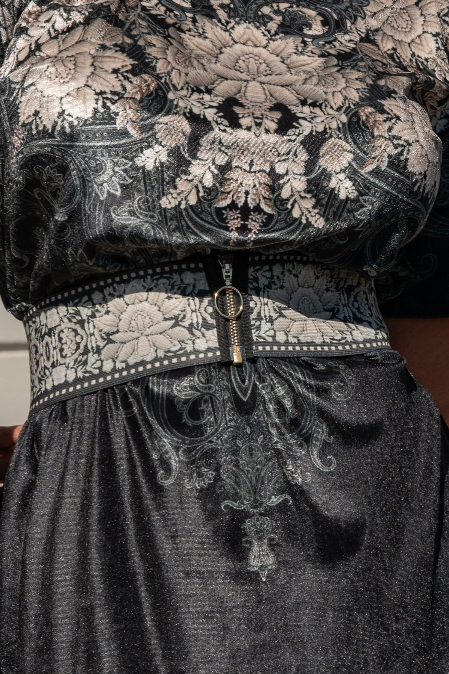 ELASTIC WIDE BELT WITH ZIPPER - FROZEN LOTUS