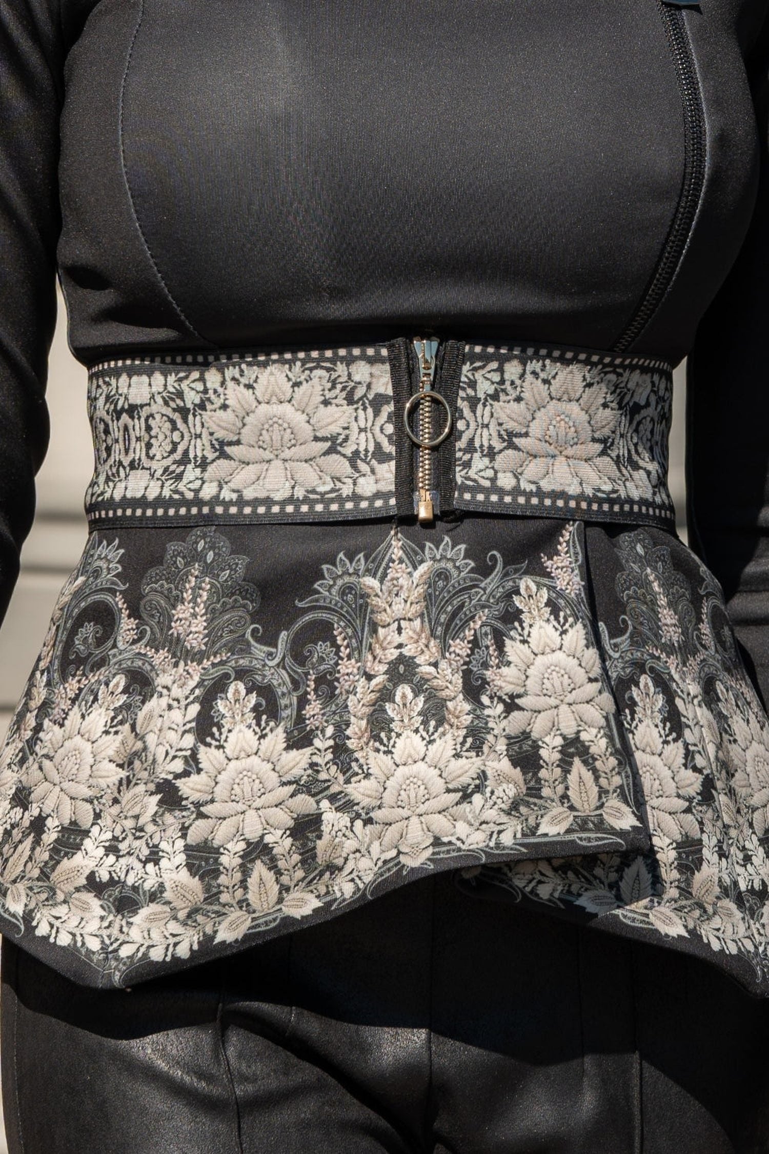 ELASTIC WIDE BELT WITH ZIPPER - FROZEN LOTUS