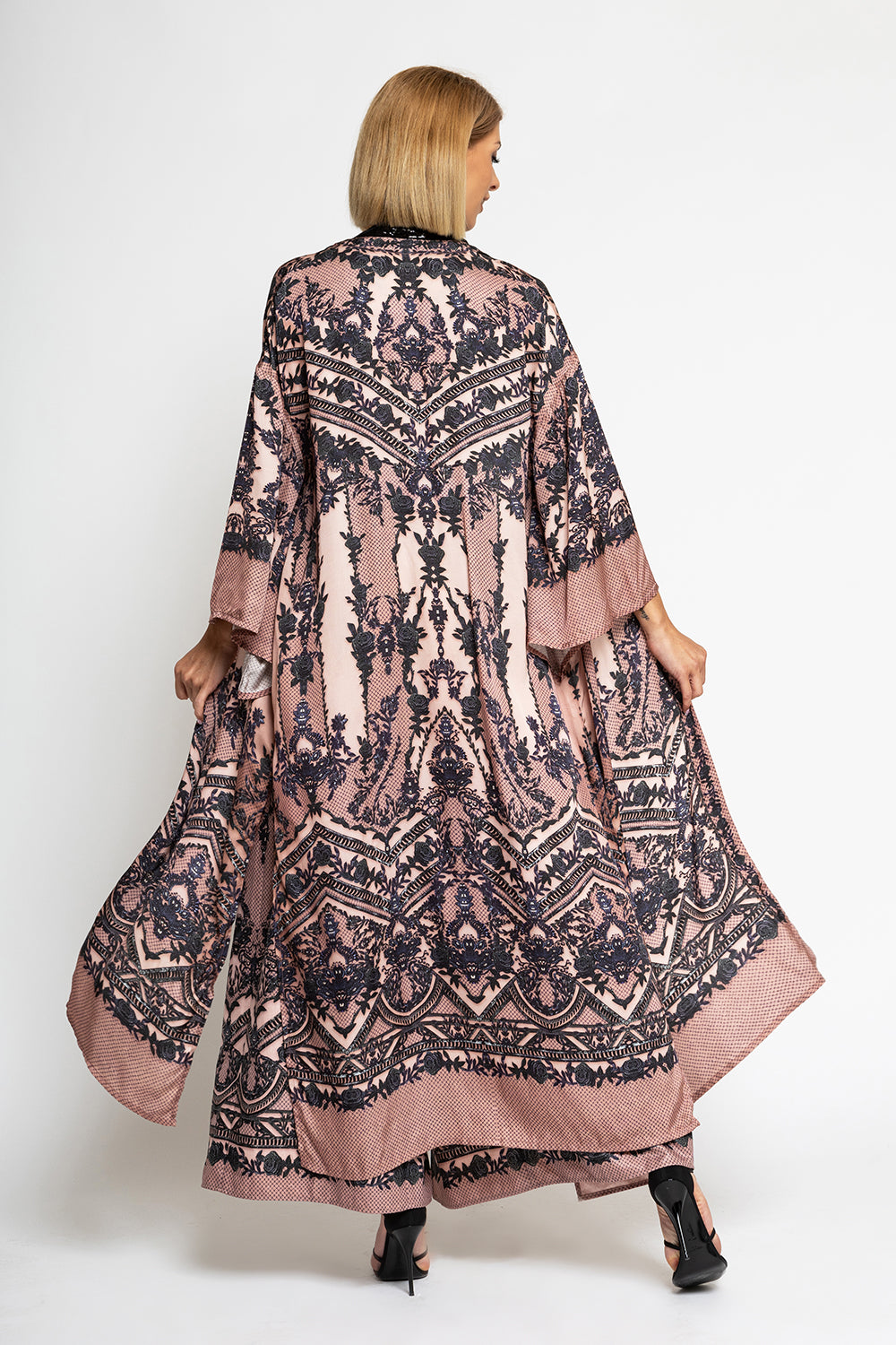 KIMONO EN VISCOSE SATINÉE - POUDRE GRAFFITI