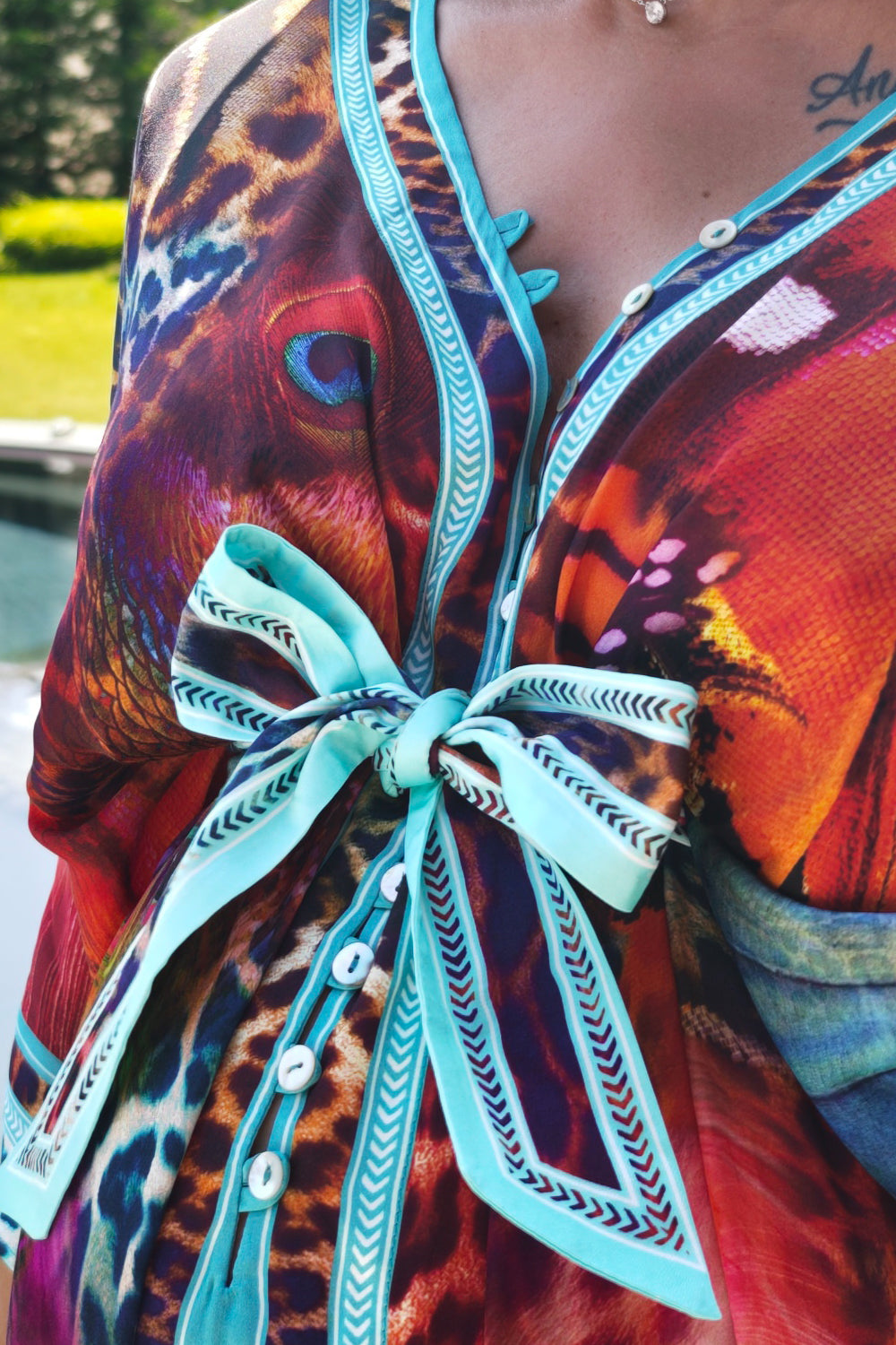 SATIN VISCOSE CAFTAN - LEO NEON WILD