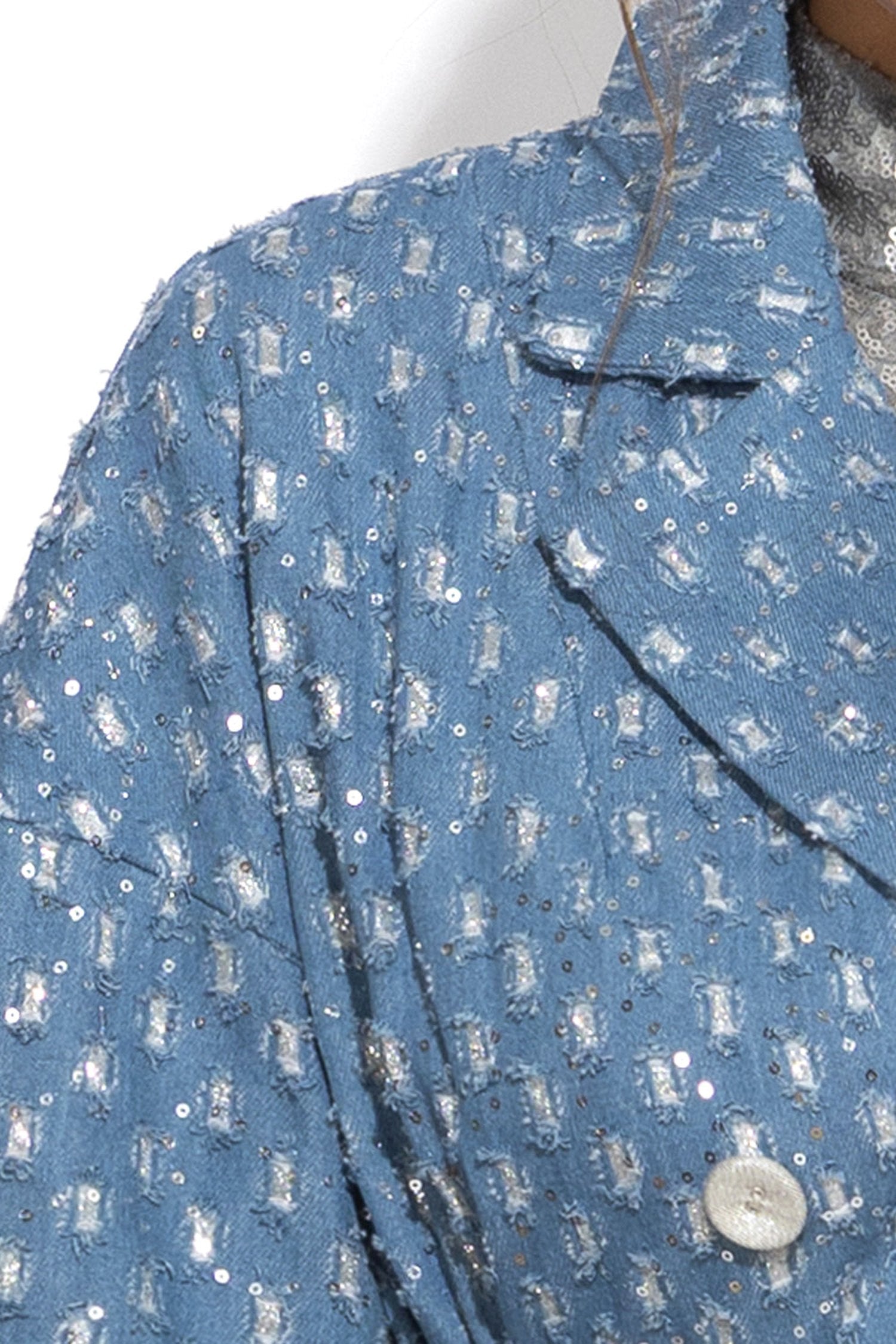 VESTE EN JEAN AVEC BROCARD - ESSENTIELS