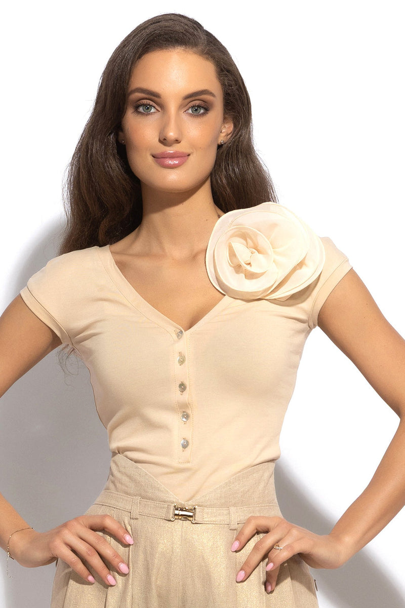 COTTON BUTTONED T-SHIRT WITH SHOULDER FLOWER - ESSENTIALS JIORO ПАМУЧЕН ТОП С КОПЧЕТА И ЦВЕТЕ НА РАМОТО - ESSENTIALS JIORO