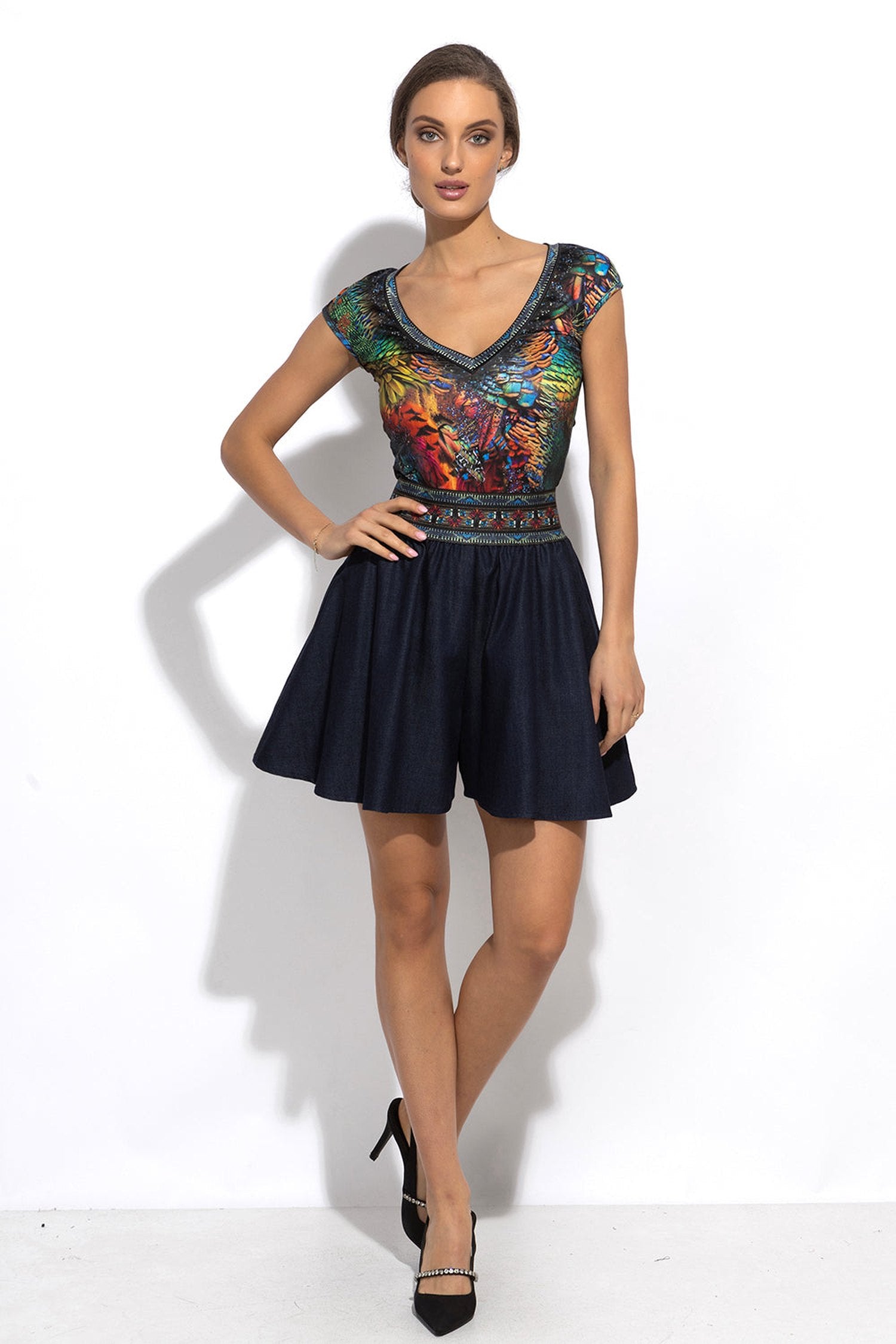 BASIC V-NECK T-SHIRT - AMAZONIA