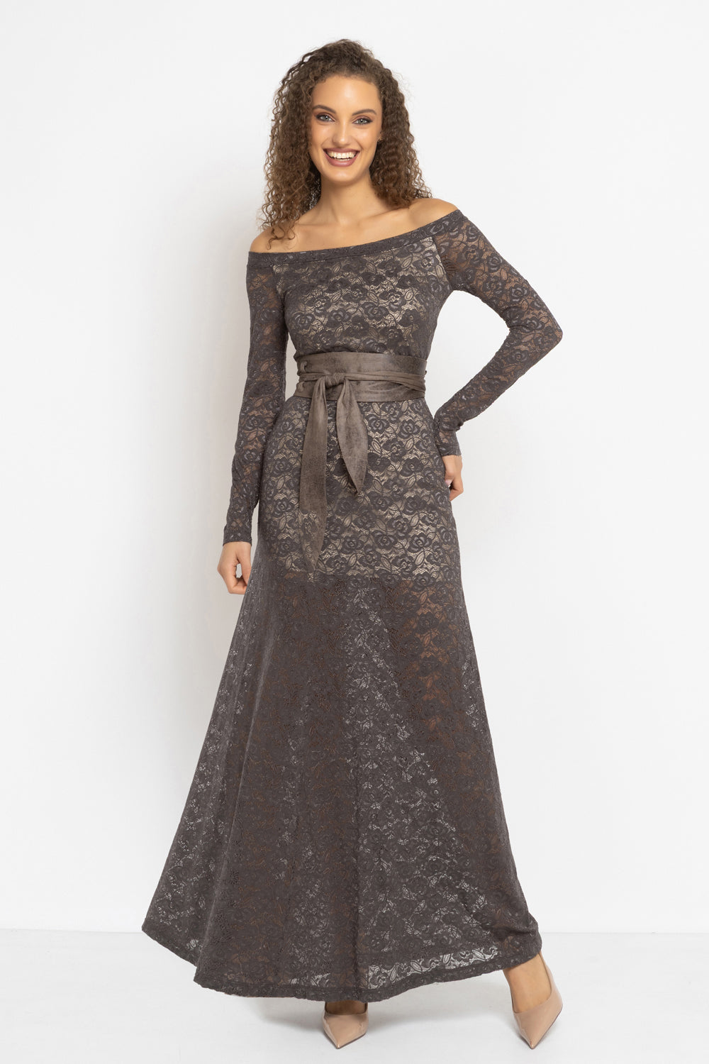 LONG A-LINE LACE DRESS WITH BOAT NECKLINE IN MOCHA - ESSENTIALS JIORO ДЪЛГА ДАНТЕЛЕНА РОКЛЯ В МОКА - ESSENTIALS JIORO