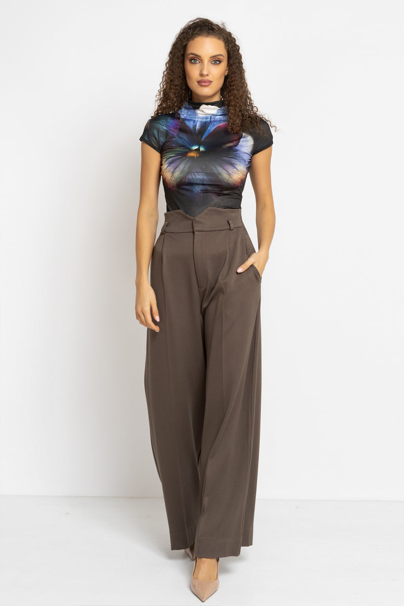 VISCOSE BLEND HIGH-WAISTED TROUSERS IN MOCHA - ESSENTIALS JIORO ШИРОК ПАНТАЛОН ОТ ВИСКОЗА С ВИСОКА ТАЛИЯ В МОКА - ESSENTIALS JIORO