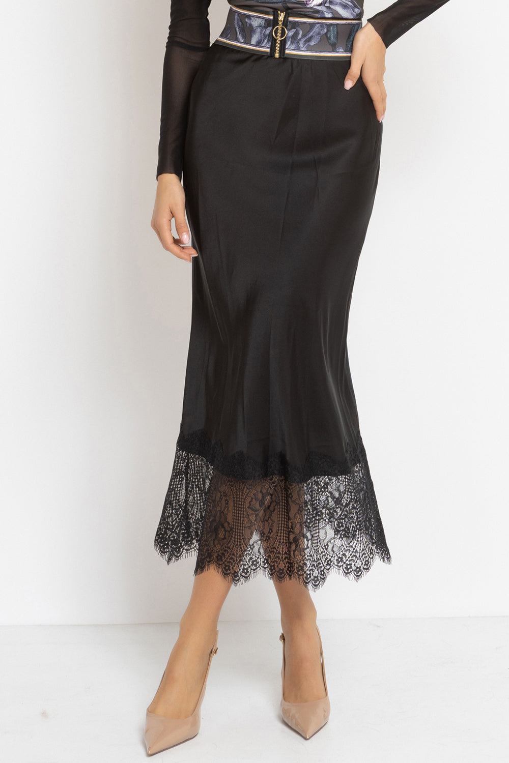 FLARED SKIRT WITH LACE TRIM IN BLACK - ESSENTIALS