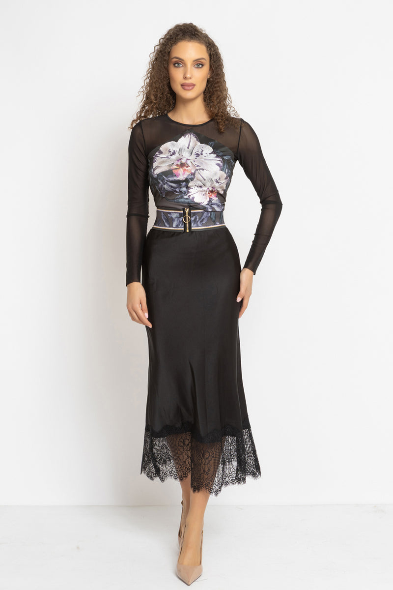 JUPE ÉVASÉE AVEC BORDURE EN DENTELLE EN NOIR - ESSENTIELS