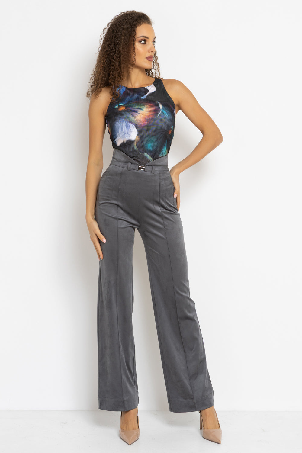 HIGH WAIST WIDE LEG PANTS IN GREY SUEDE - ESSENTIALS JIORO ПАНТАЛОН С ВИСОКА ТАЛИЯ И ШИРОК КРАЧОЛ ОТ СИВ ВЕЛУР - ESSENTIALS JIORO