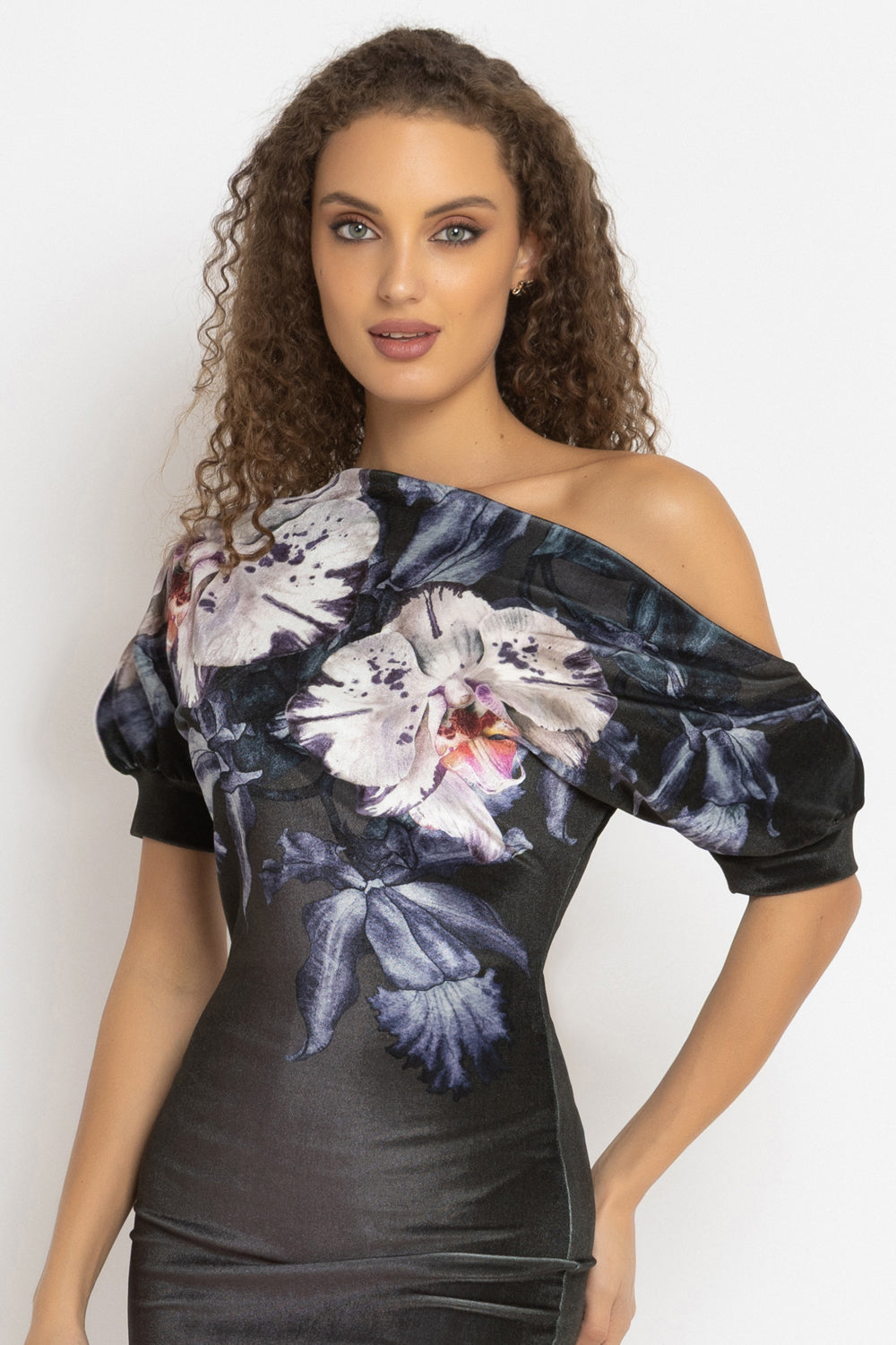 ONE-SHOULDER VELVET DRESS - ORCHID ICE JIORO РОКЛЯ С ПАДНАЛО РАМО ОТ КАДИФЕ - ORCHID ICE JIORO