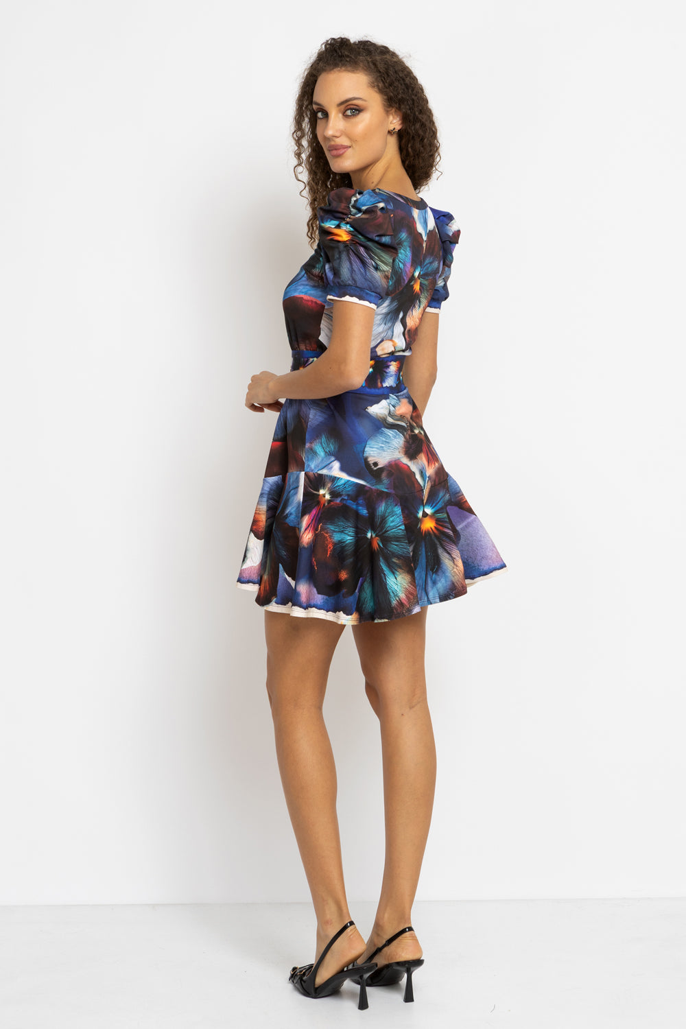 SHORT DRESS WITH PUFF SLEEVES AND SQUARE NECKLINE - VIOLET JIORO КЪСА РОКЛЯ С БУФАН РЪКАВИ - VIOLET JIORO