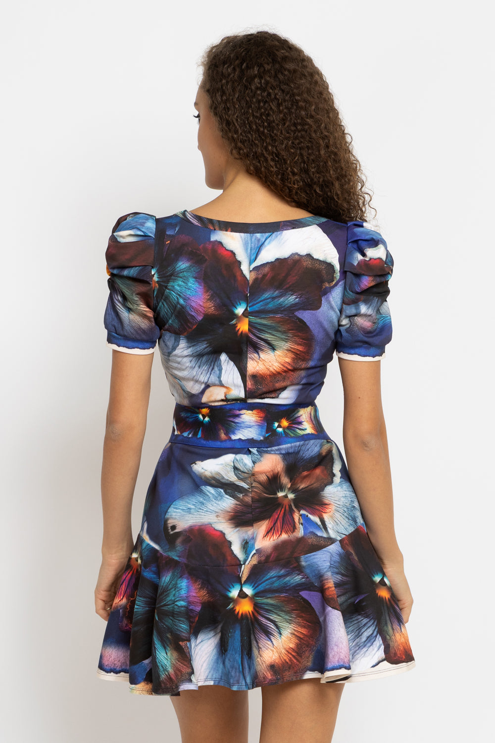 SHORT DRESS WITH PUFF SLEEVES AND SQUARE NECKLINE - VIOLET JIORO КЪСА РОКЛЯ С БУФАН РЪКАВИ - VIOLET JIORO