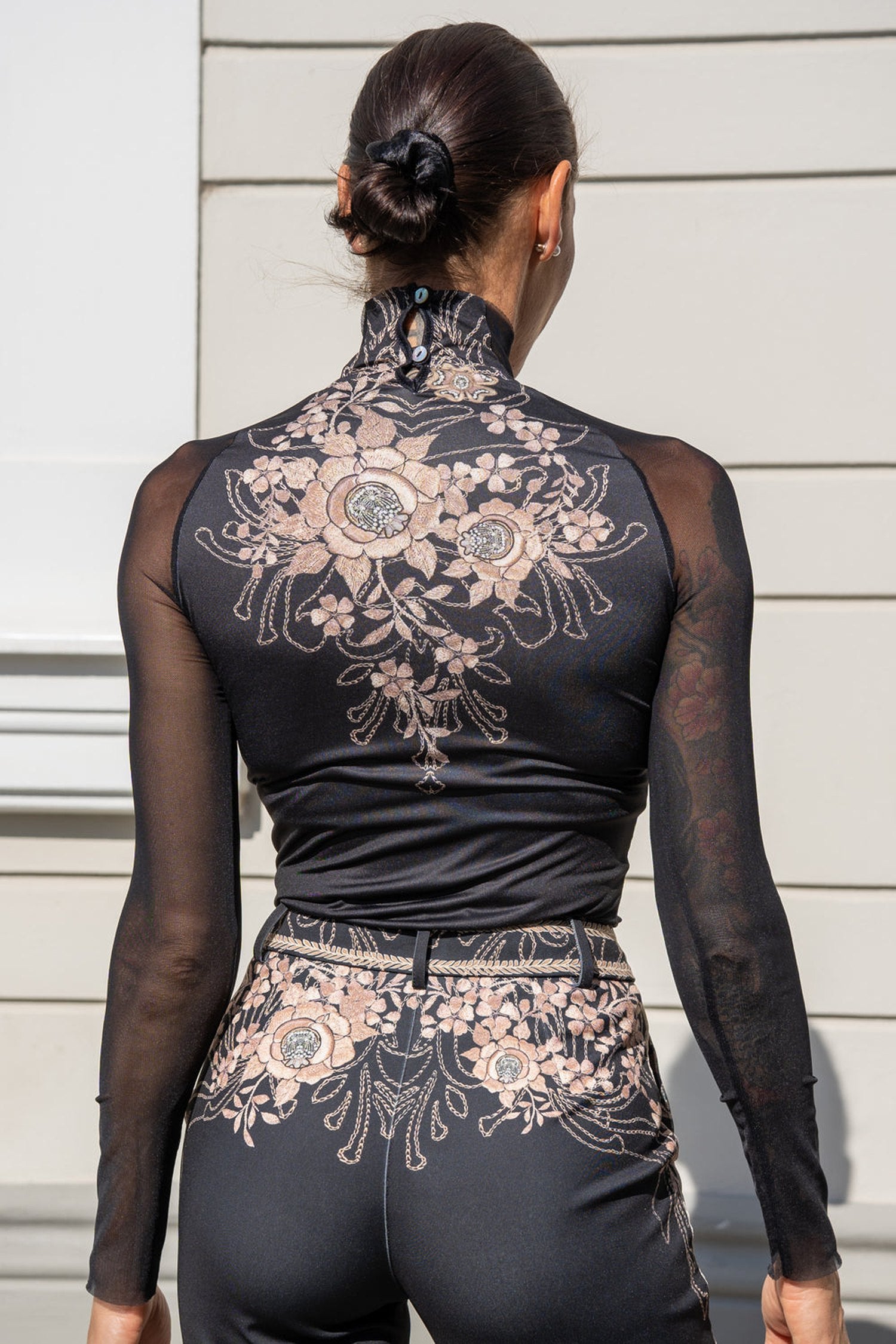TOP WITH TRANSPARENT SLEEVES - GOLDEN ROSES