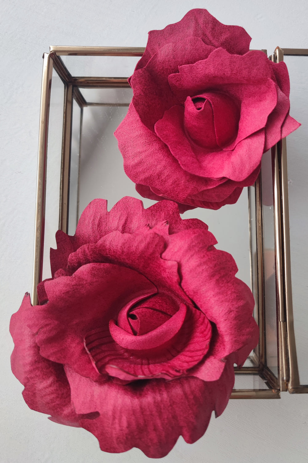 MEDIUM SUEDE-LOOK CYCLAMEN ROSE BROOCH