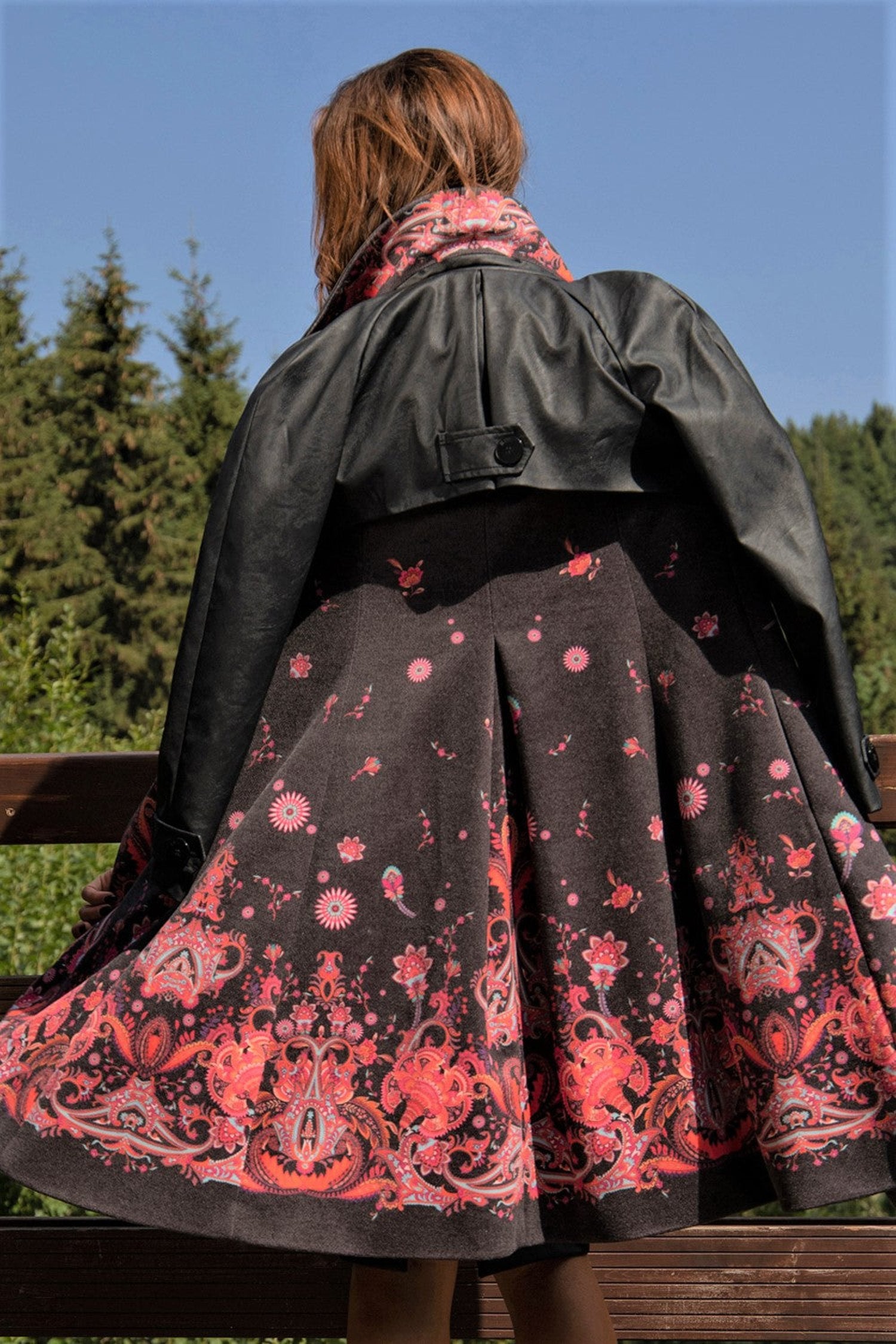 TRENCH COAT WITH LEATHER SLEEVES - FUCHSIA DOTS JIORO  ТРЕНЧ ПАЛТО С КОЖЕНИ РЪКАВИ - FUCHSIA DOTS