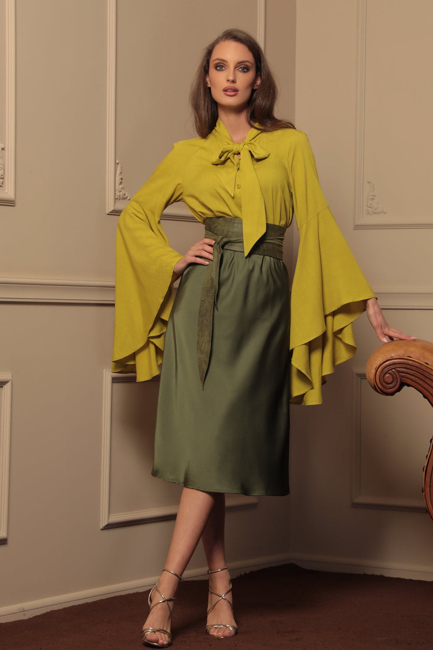 BIAS-CUT SATIN SKIRT WITH ELASTIC WAISTBAND IN OLIVE GREEN - ESSENTIALS