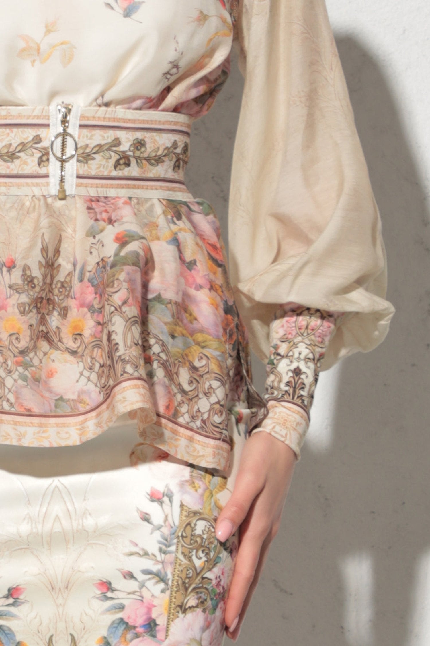 Chemisier et haut en chiffon 2-en-1 design - Fleurs baroques