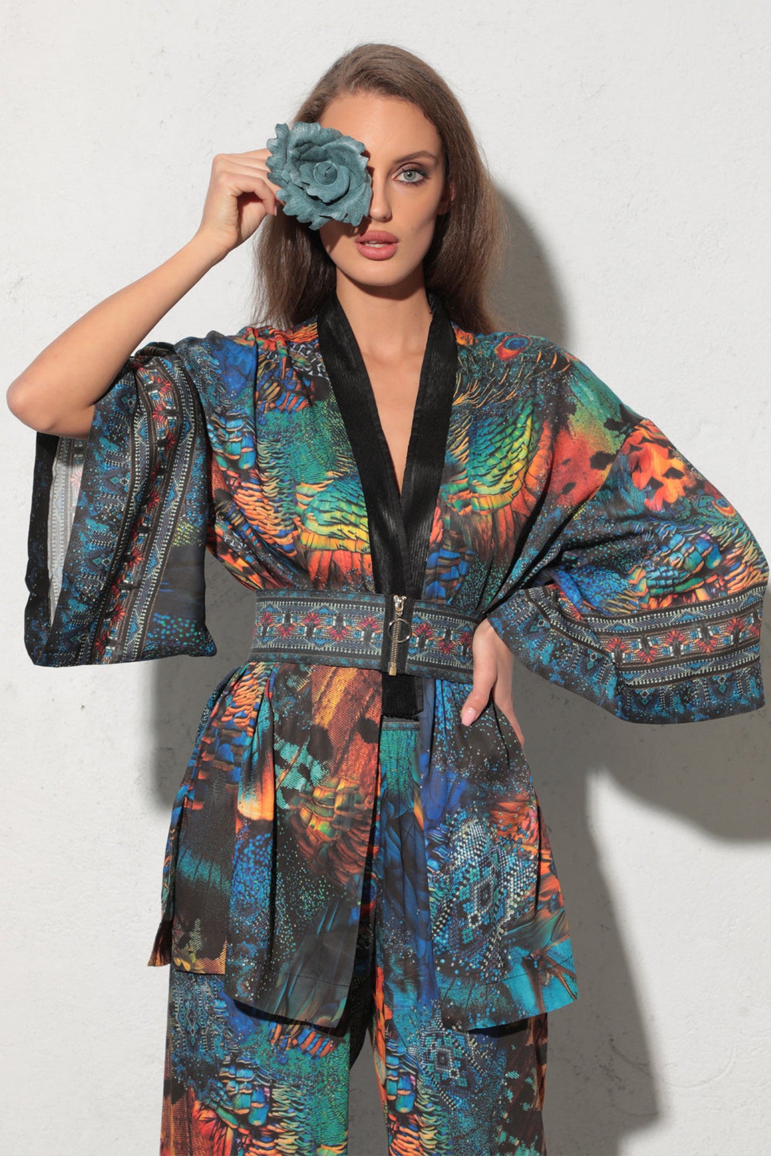 CROPPED VISCOSE KIMONO WITH ELASTIC BELT- AMAZONIA