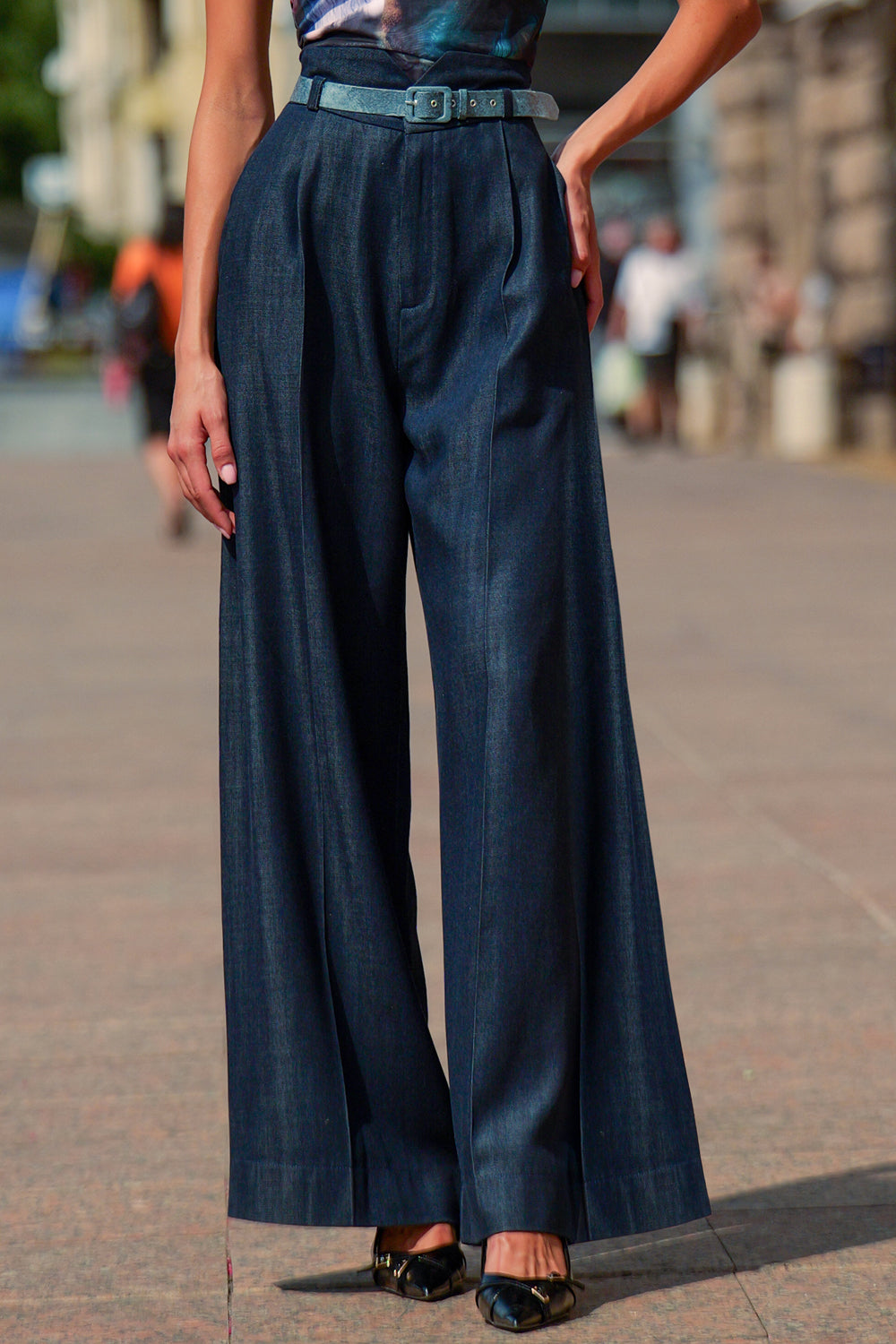 PANTALON EN TENCEL AVEC TAILLE HAUTE ET JAMBE LARGE - ESSENTIELS